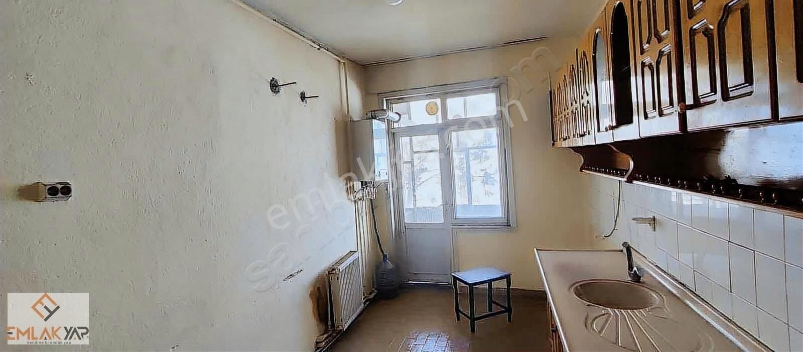 Emlakyap Tan Şems-i Tebrizi Mahallesinde Bakımlı 3+1 Daire