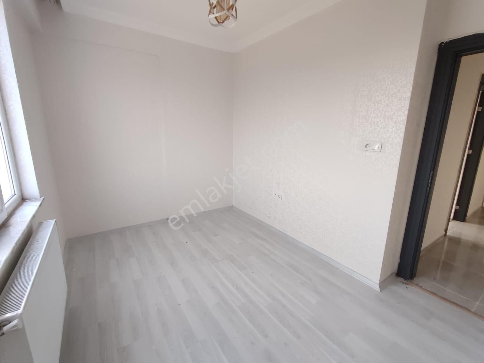 Ezogelin Gayrimenkul'den Beykent Ana Cadde Üzerinde 3+1 Daire