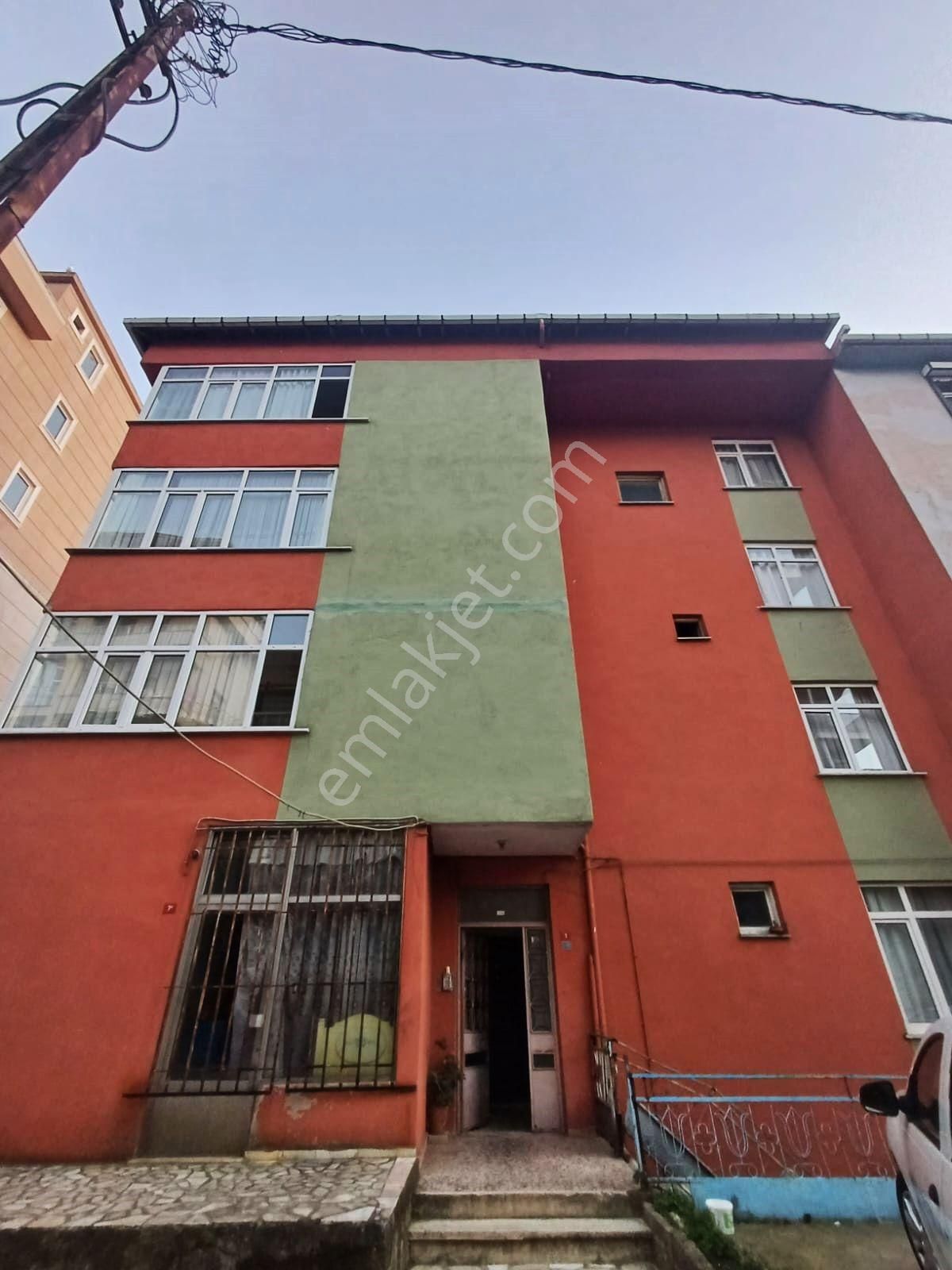 Mertcan Dan Karlıktepe Mah Marmaraya Yürüme Arakat 2+1 Balkonlu
