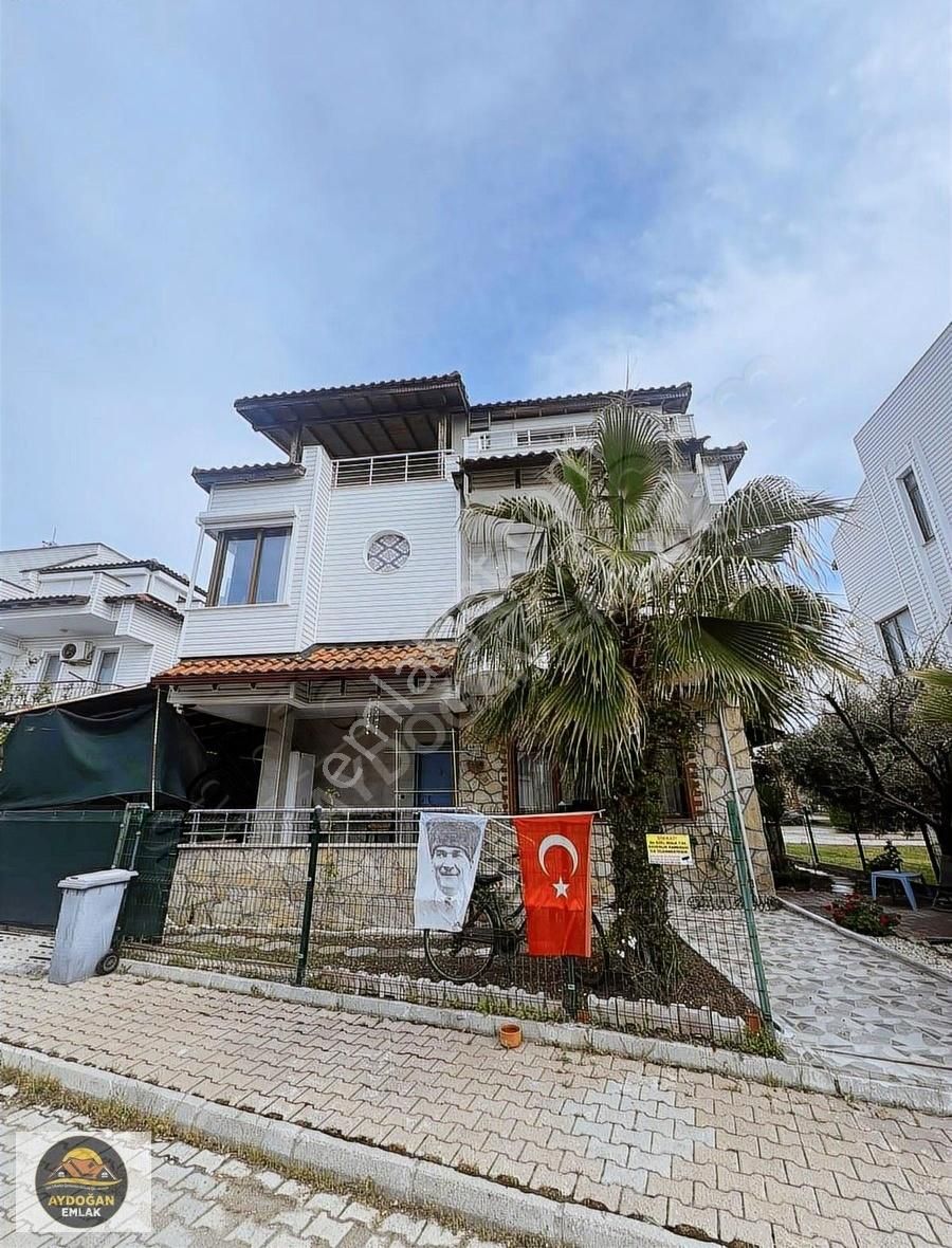 Aydoğan Emlak'tan Mavikent Villarında Satılık 6+1 Villa