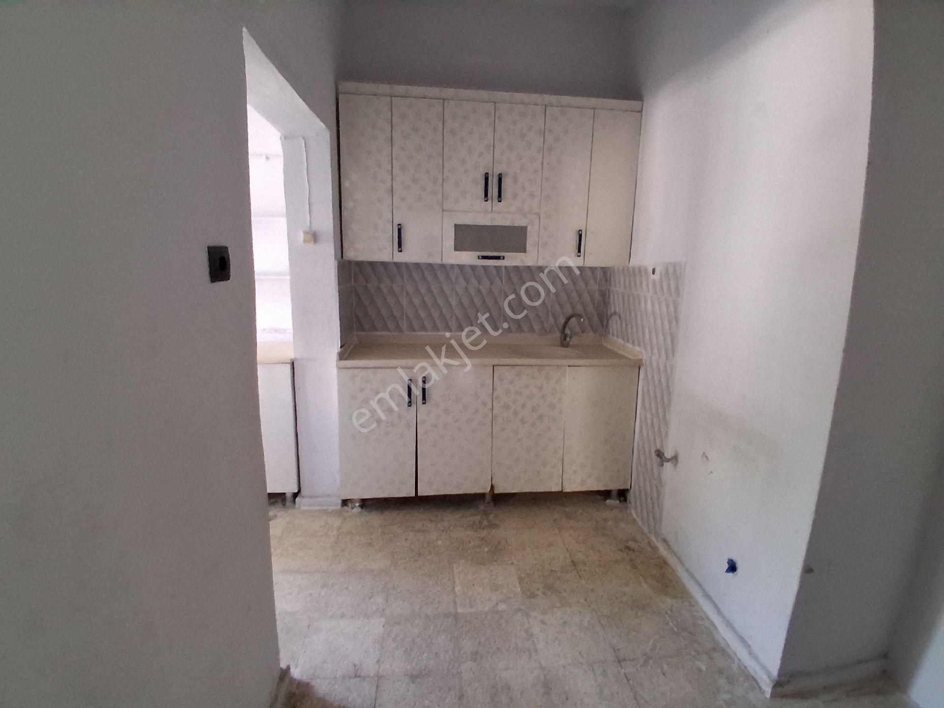 Adana Seyhan Şakirpaşa Mahallesi'nde 2+1 Bahçeli Kiralık Müstakil Ev