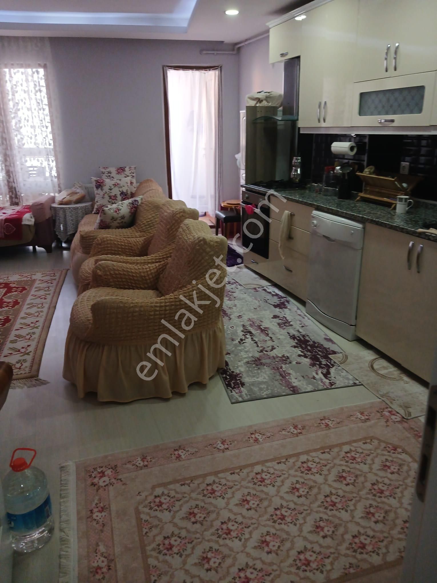 Büşra Gayrimenkulden Satılık Daire 3+1 Kat3 Bina Yaşı 4 Asansörlü 130m2 Masrafsız