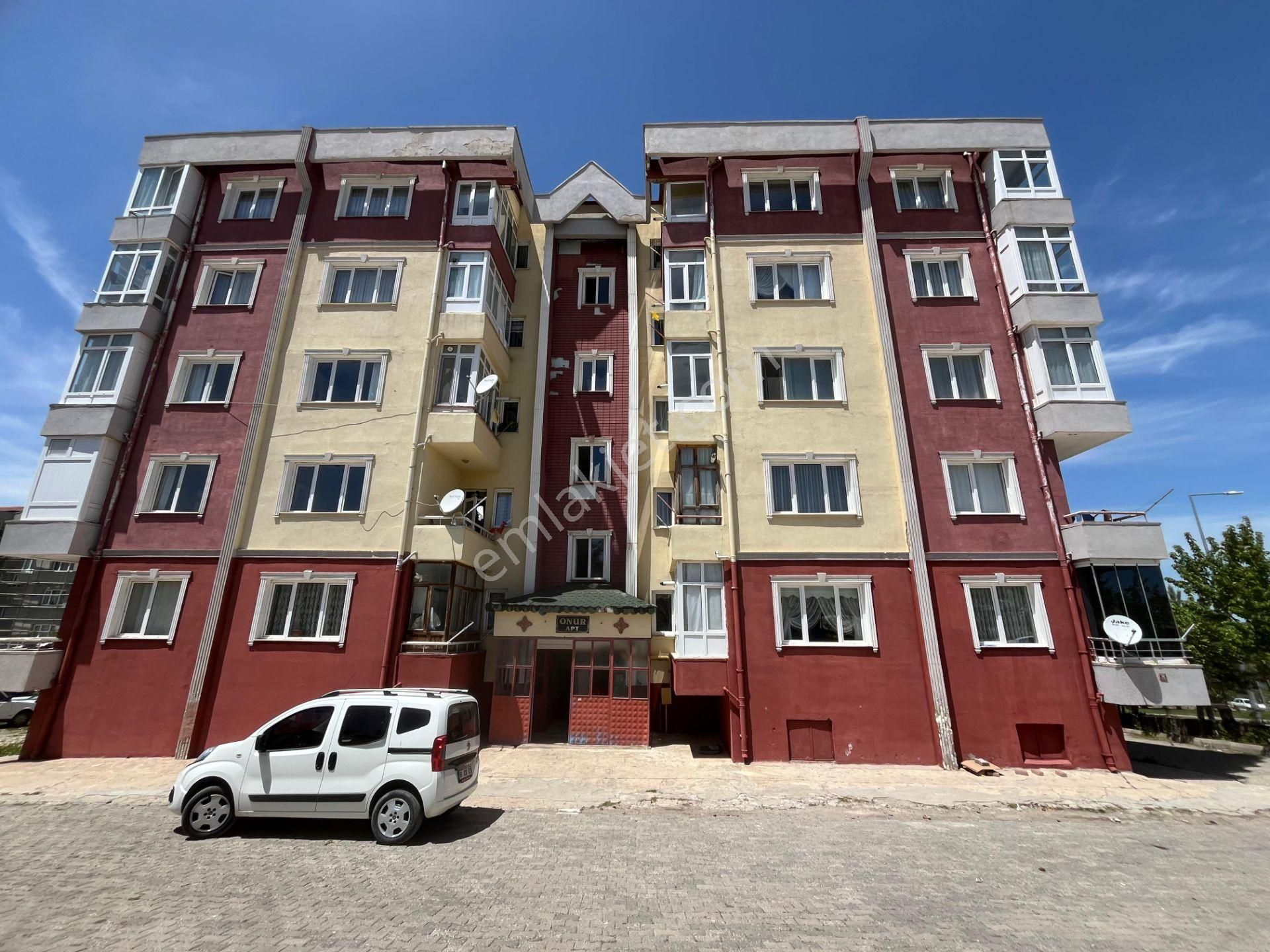 Bahçeşehir Mahallesinde 3+1 Kiralık Daire**burcu Emlaktan**