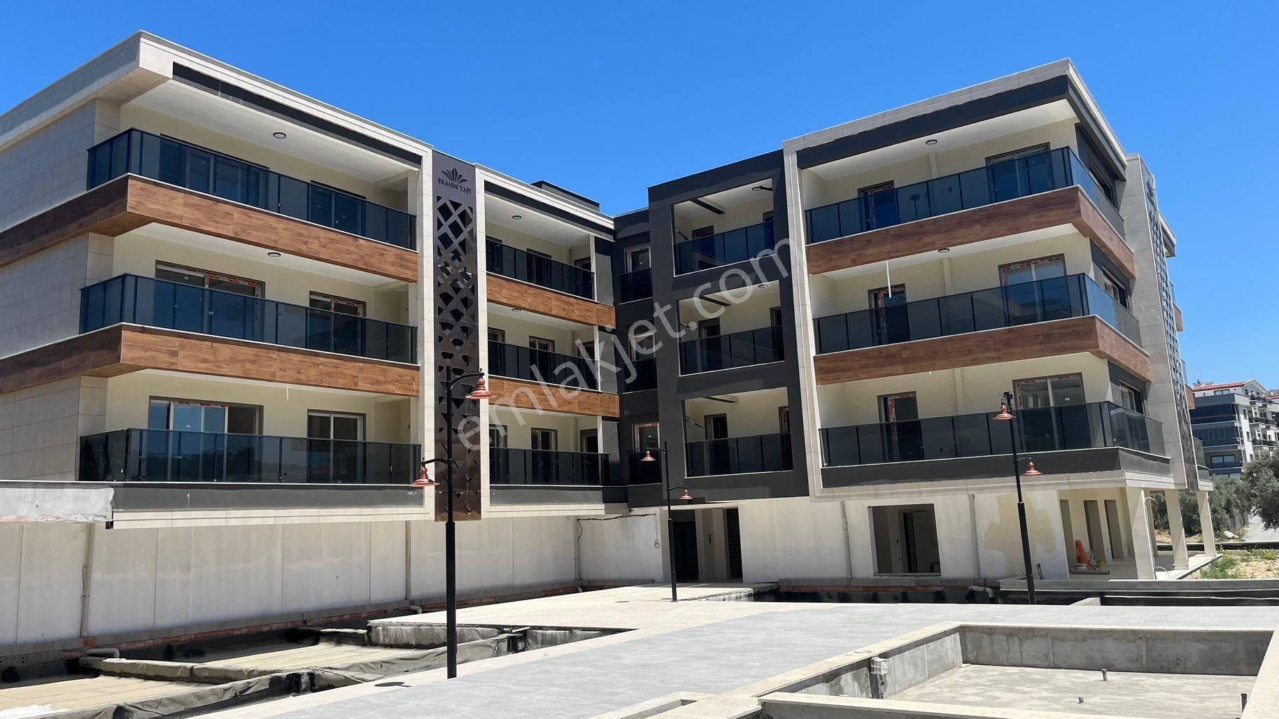 Kuşadası Merkezde Havuzlu Sitede 2+1 Lüks Daire