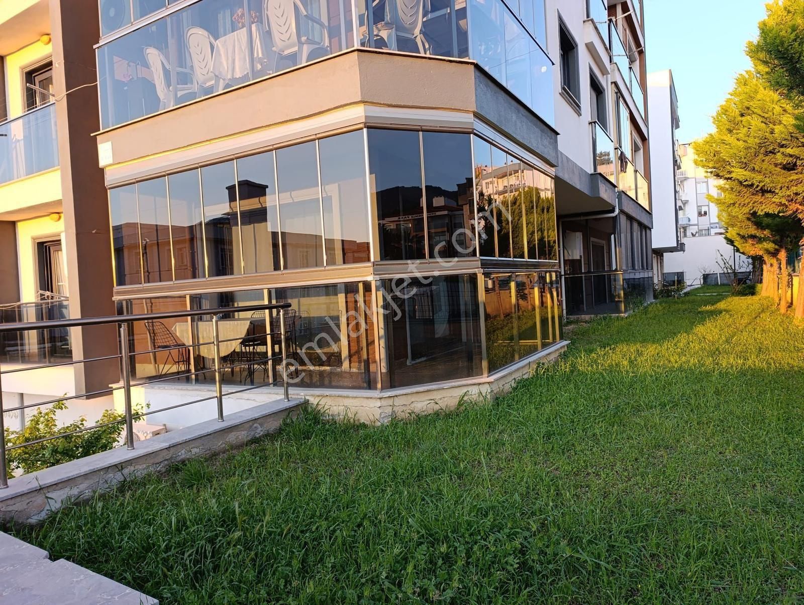 Kuşadası Davutlar Havuzlu Sitede Satılık Köşe Konum Daire