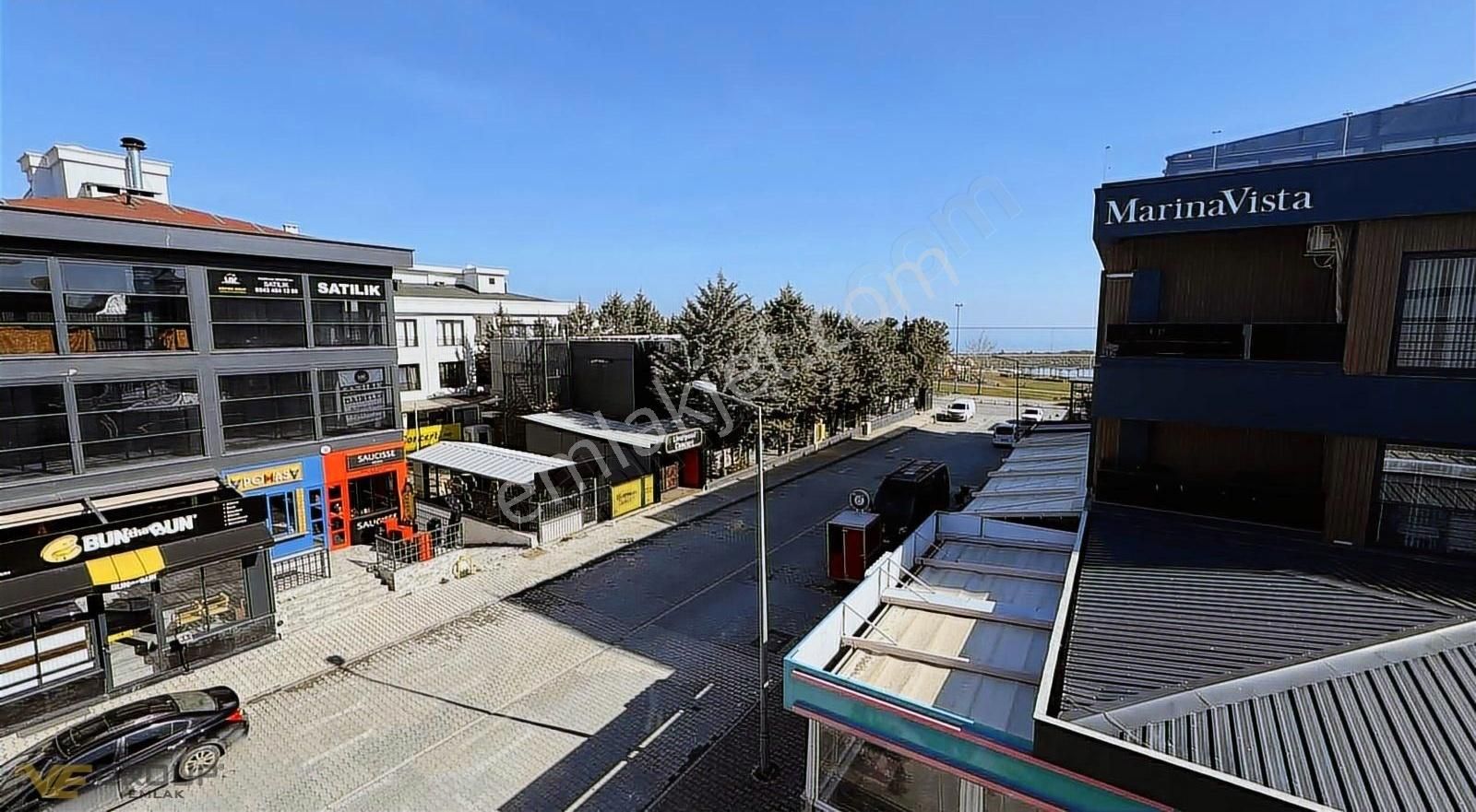 Sıfır-balkonlu-denizmanzara-tabela Değerli-themiddle Cafe Arkası