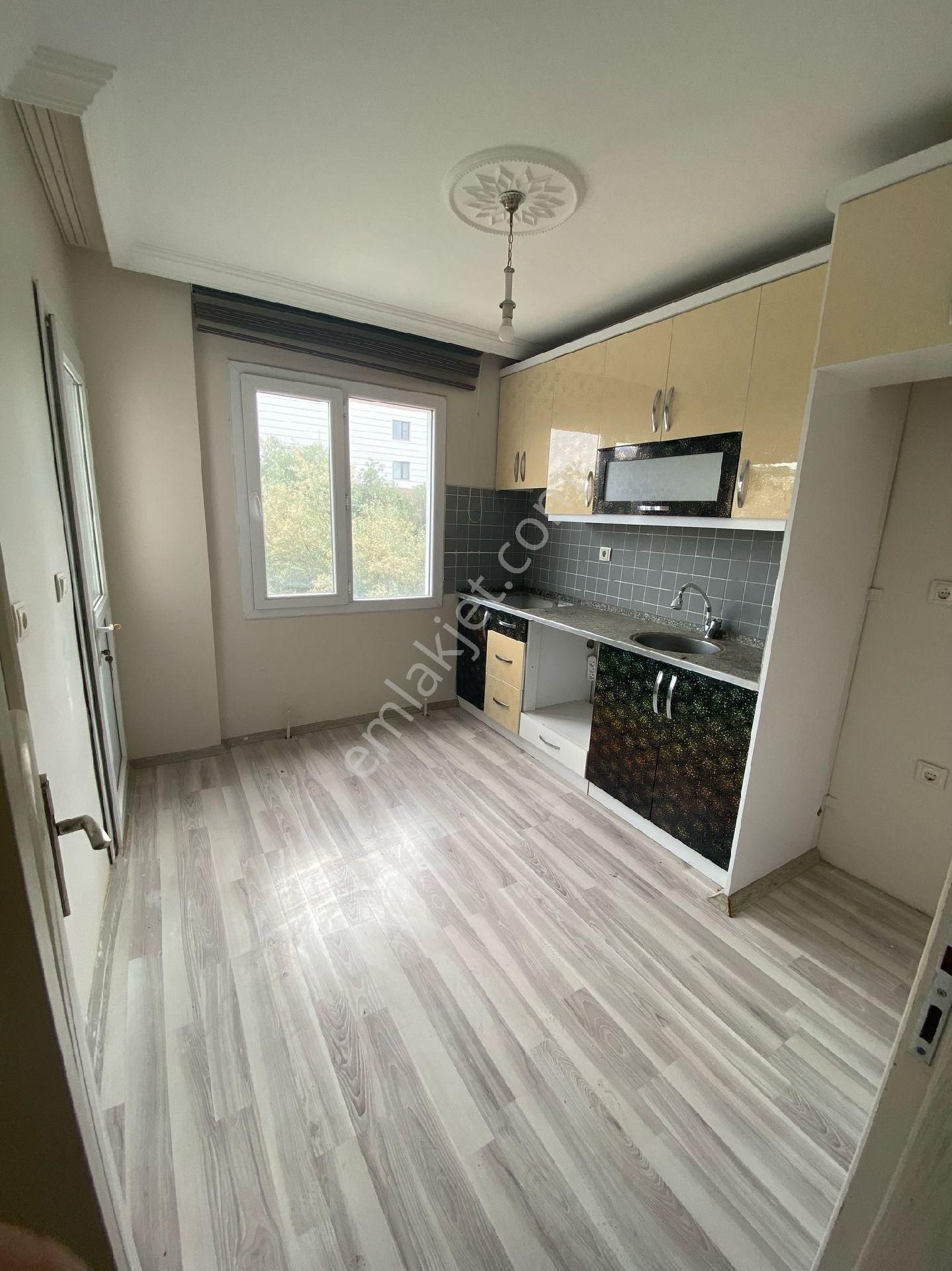 Manisa Ahmetli Ulucami Mahallesi 120m² 3+1 Daire Satılık