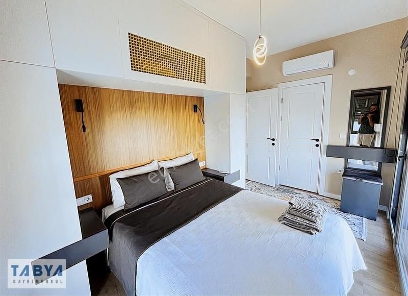 Sığacık'da Site İçerisinde Ful Eşyalı Havuzlu Tam Müstakil Villa - Görsel 4