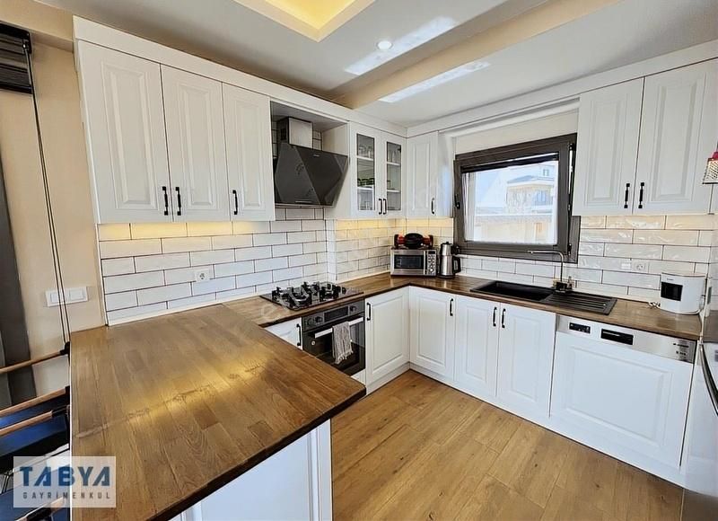 Sığacık'da Site İçerisinde Ful Eşyalı Havuzlu Tam Müstakil Villa - Görsel 22