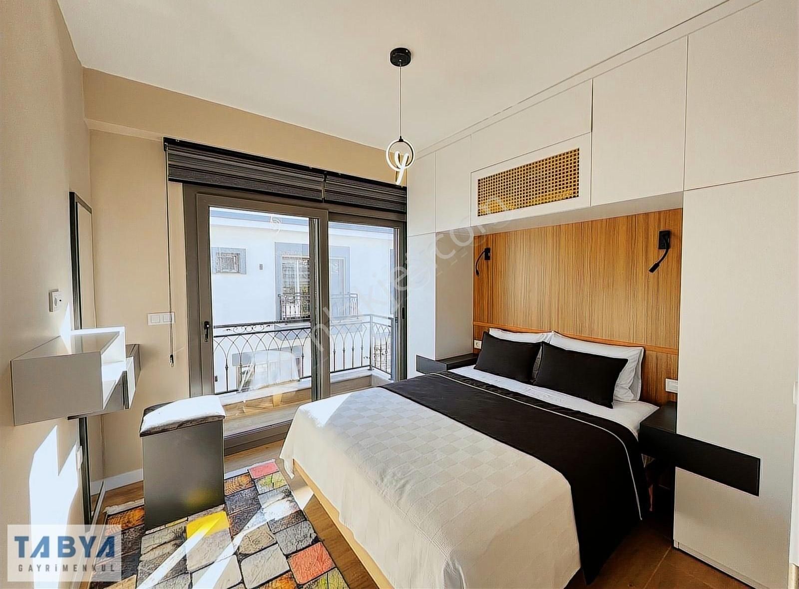 Sığacık'da Site İçerisinde Ful Eşyalı Havuzlu Tam Müstakil Villa - Görsel 16