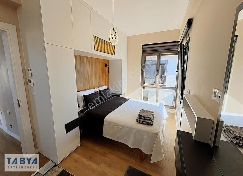 Sığacık'da Site İçerisinde Ful Eşyalı Havuzlu Tam Müstakil Villa - Görsel 6