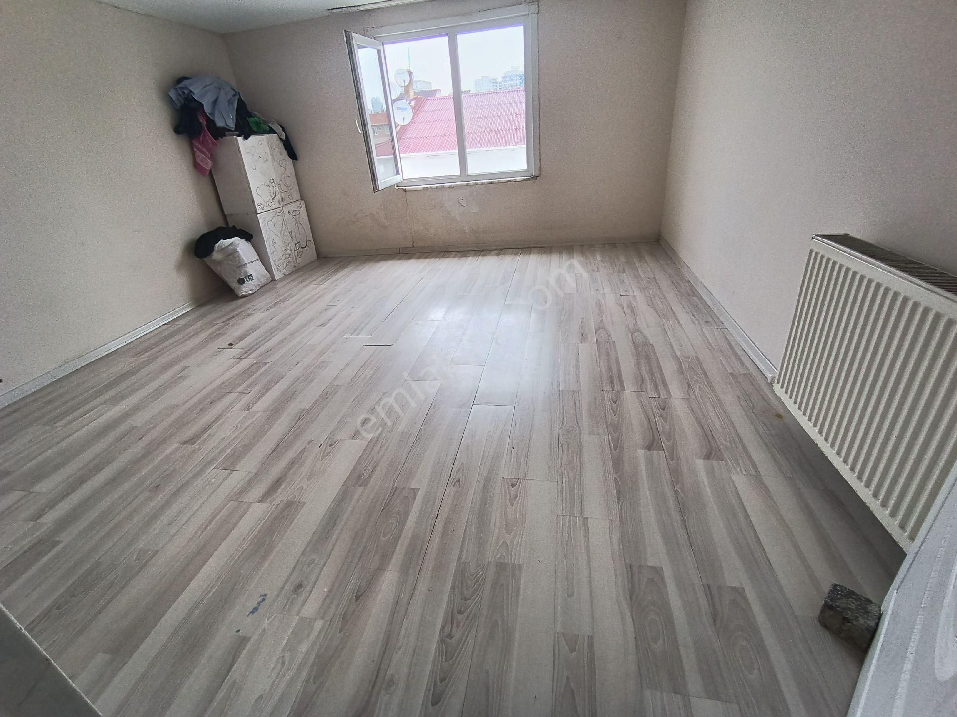 Sefaköy İnönü Mahallesi Kiralık 2+ 1 Doördüncü Kat Kirası 15 Bin Tl