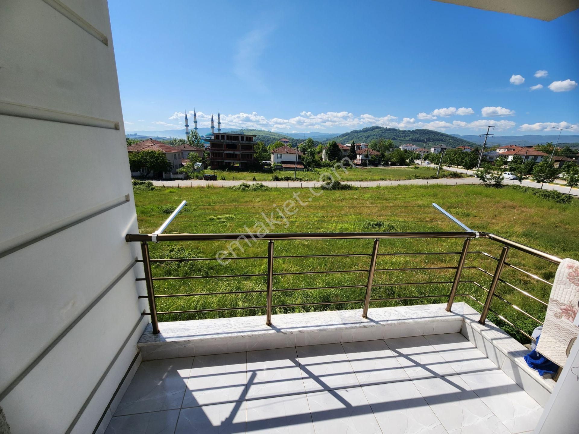 Düzce Gümüşova Da Hastaneye Yürüme Satılık Geniş Arakat 2+1 - Görsel 5