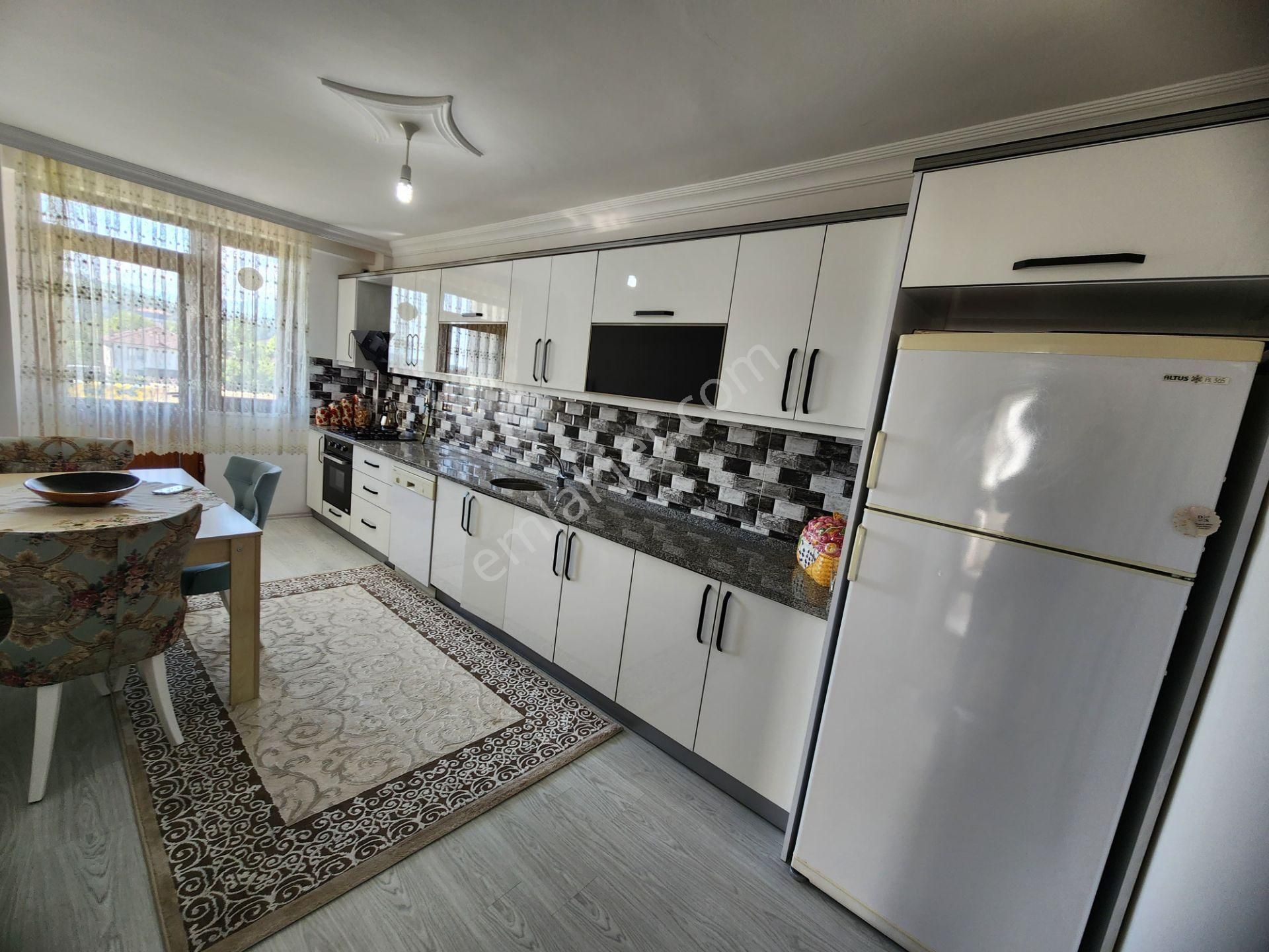 Düzce Gümüşova Da Hastaneye Yürüme Satılık Geniş Arakat 2+1 - Görsel 3