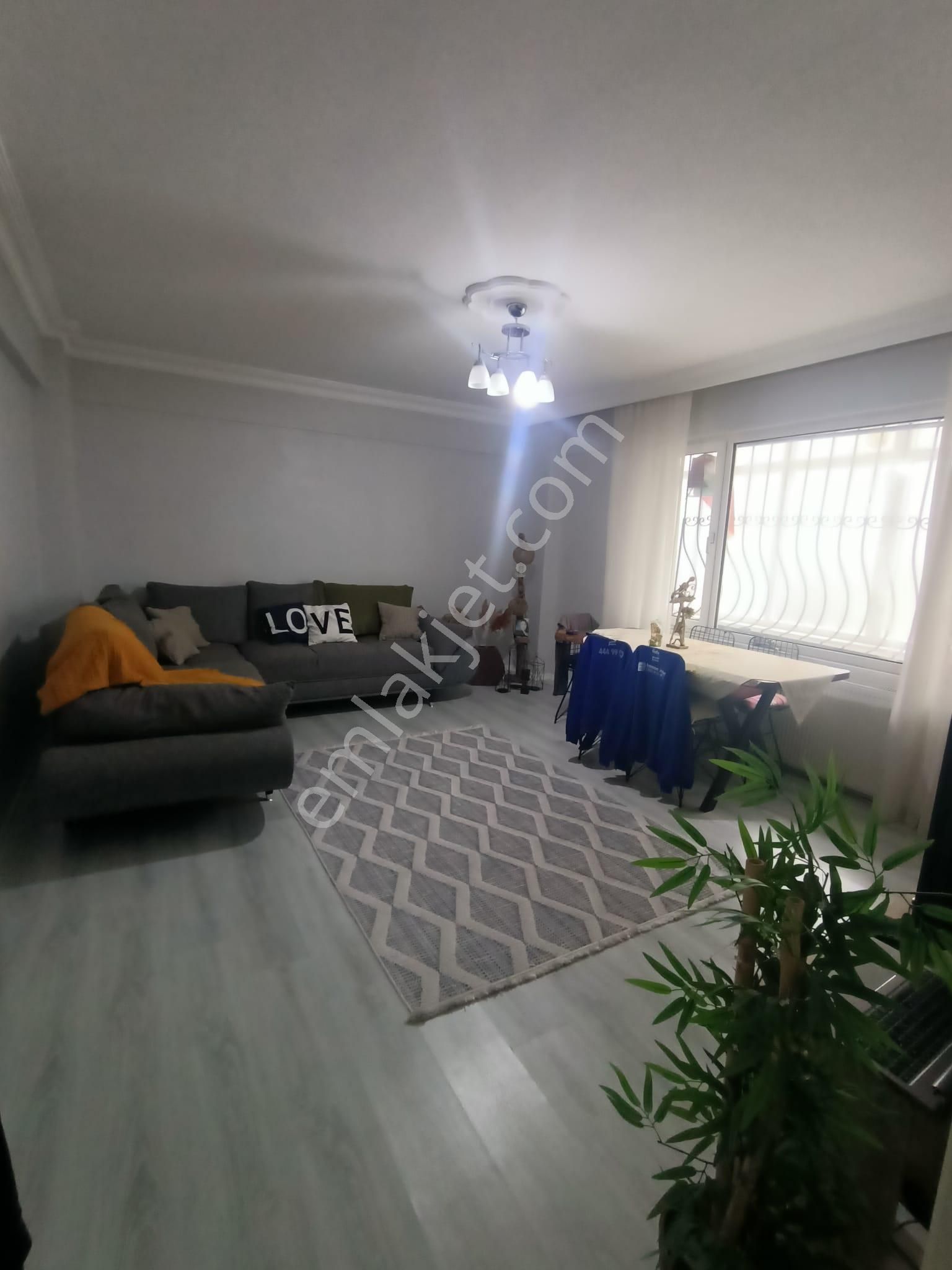 Büşra Gayrimenkulden Kumsalda Satılık Daire 2+1 Düz Giriş Kat 105m2 Masrafsız