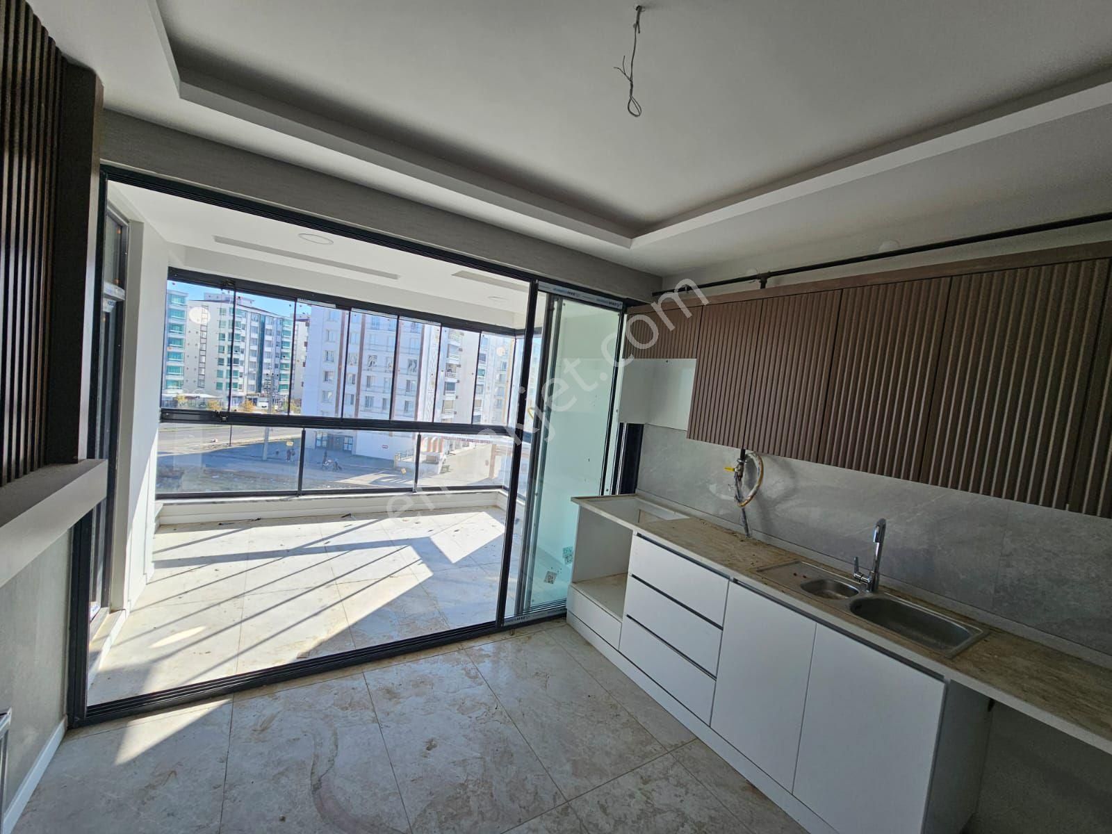 Zara Gayrimenkul'den Gökkuşağı Villalar Arkası 2+1 Sıfır Daire