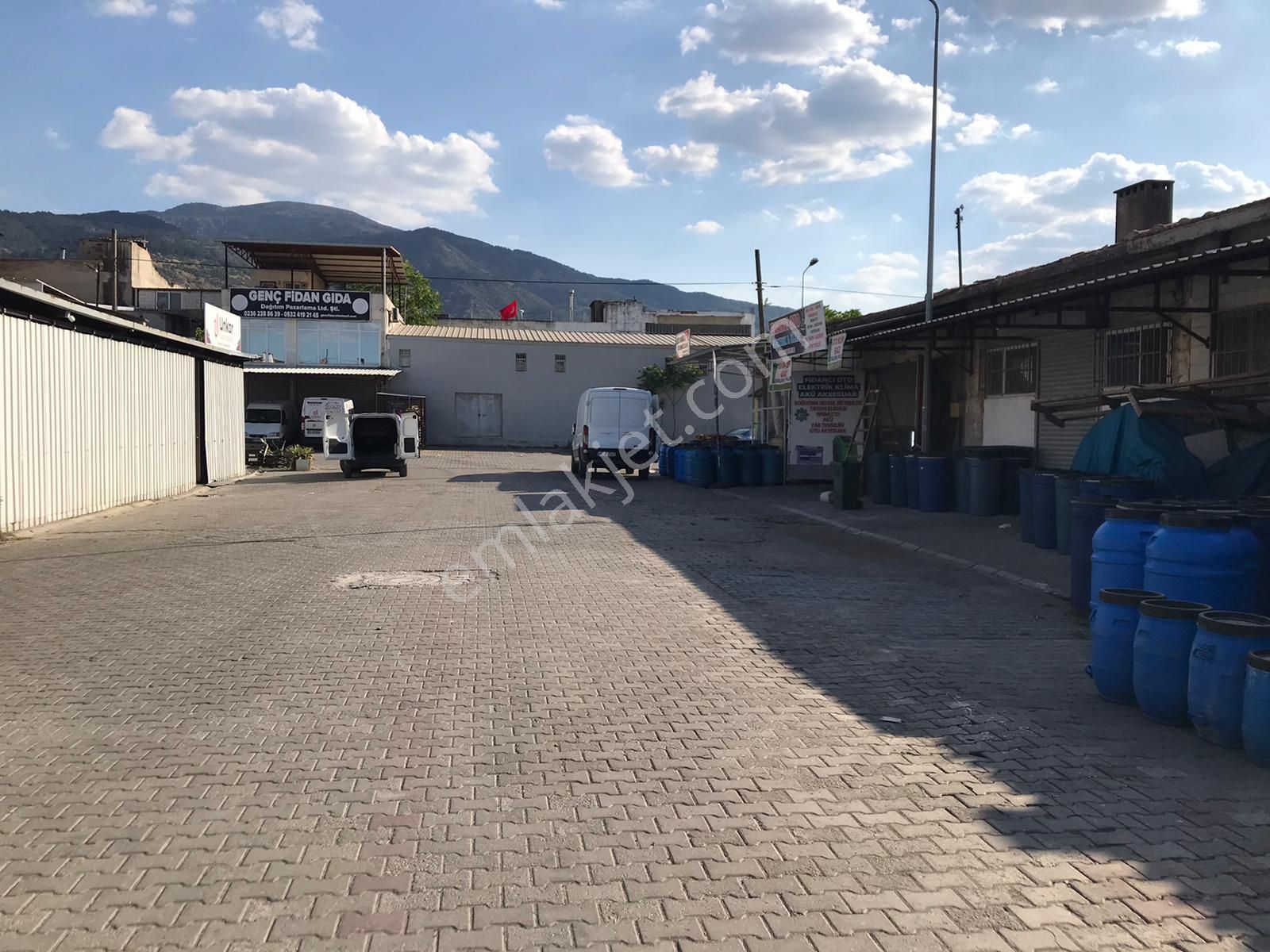 Öz Elit Emlak'tan Gıda Çarşısında Kiralık Doğalgazlı İmalat İş Yeri