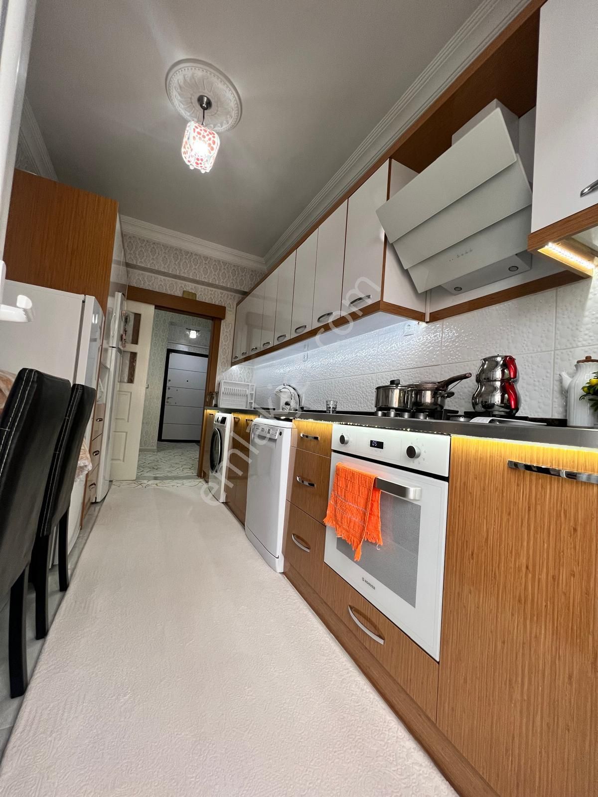 Mavi Emlak Tan Seyrantepe Dolmuş Hattı Üstünde Çok Bakımlı 2+1 Satılk