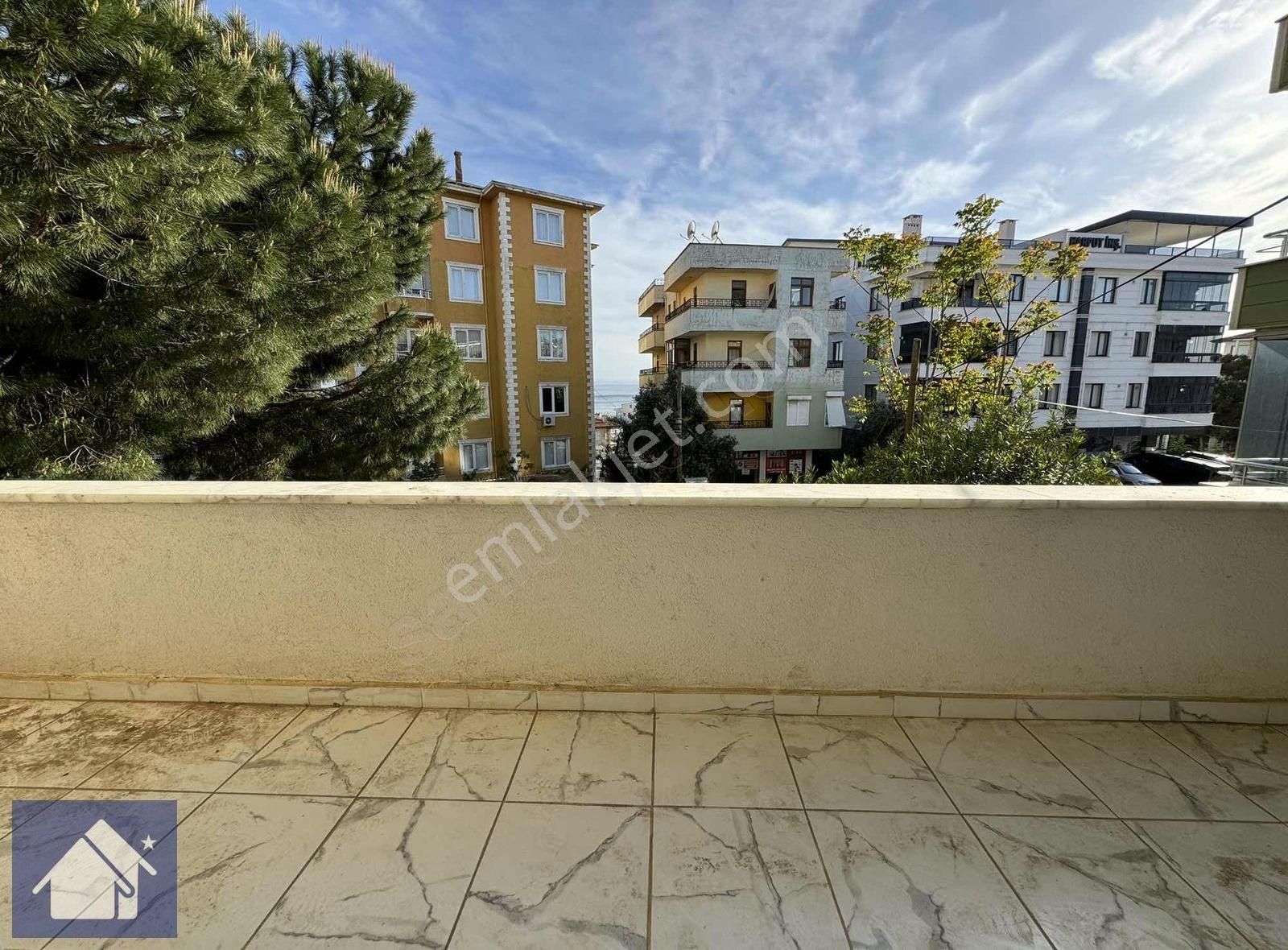 *iskele Merkezde*2+1*103 M2*kullanışlı*süper Konum