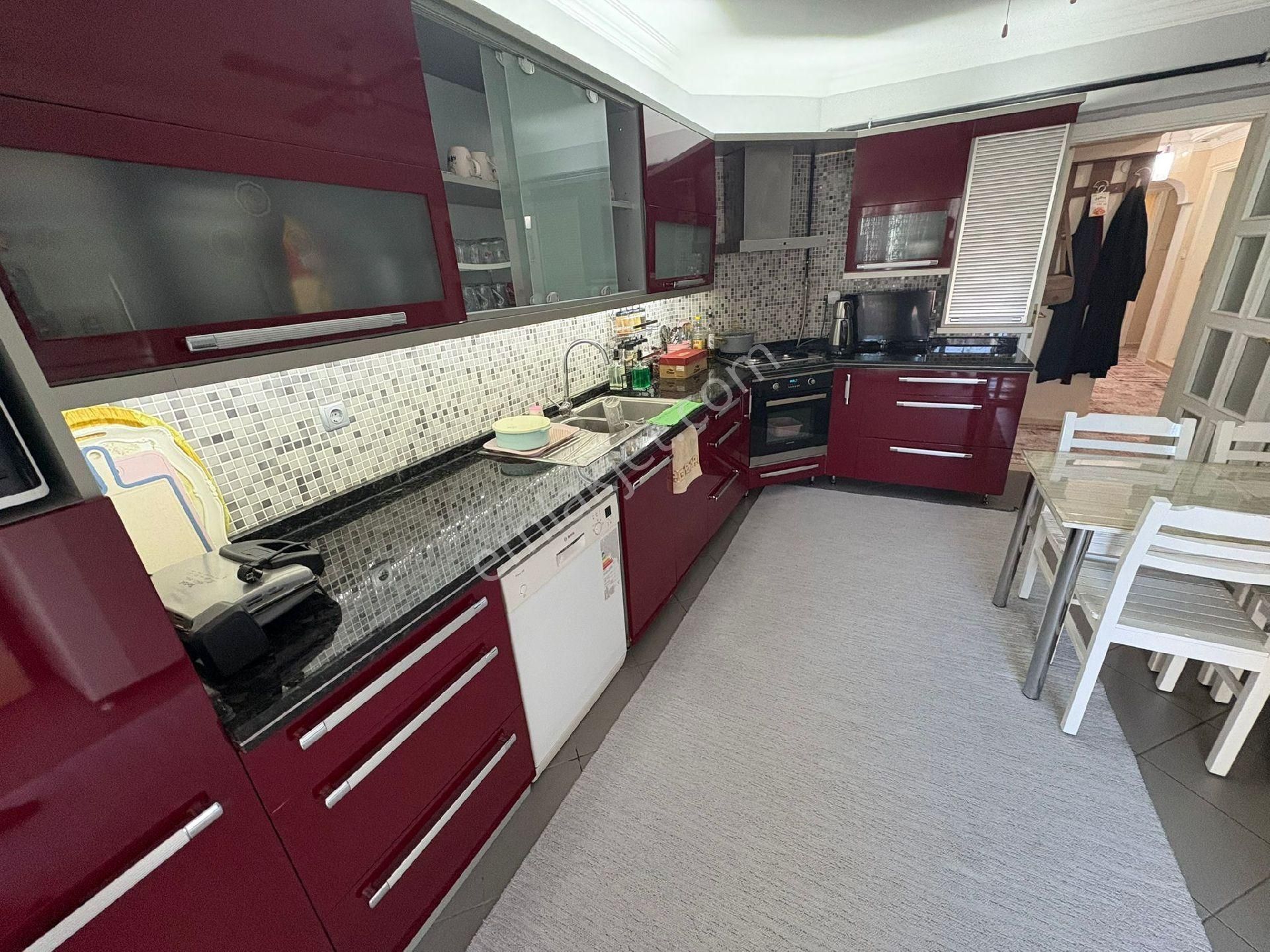 Şirinyer İznban'a Yakın Halk Bank Sokağı 170 M2 Satılık Daire