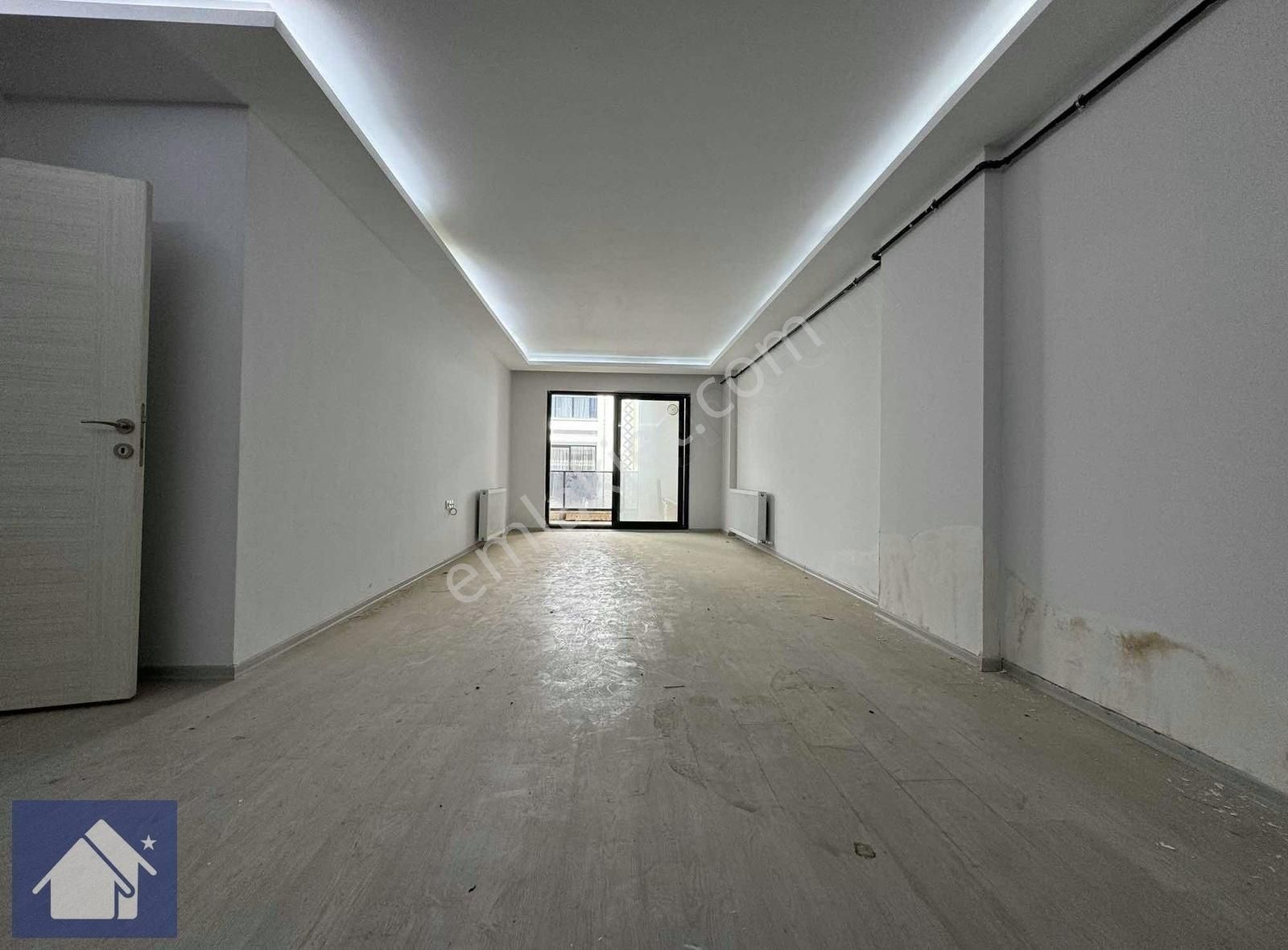 *iskele Merkezde*260 M2*5+2*sıfır*kat Mülkiyetli Dubleks