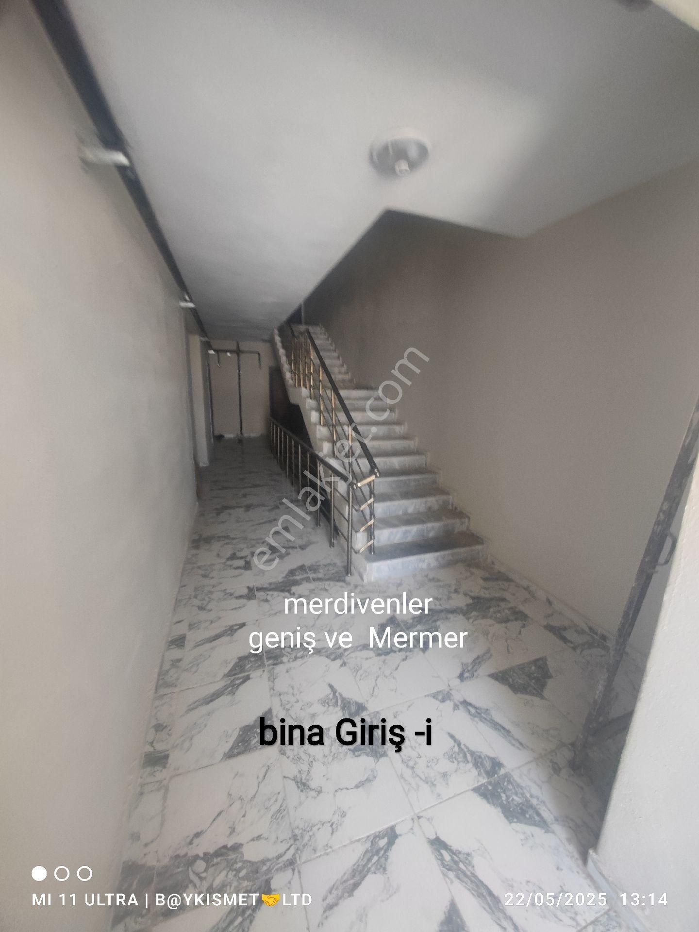Ahmet Yasevi 25 Mt Ana Yol Üzeri 3+1 Daire