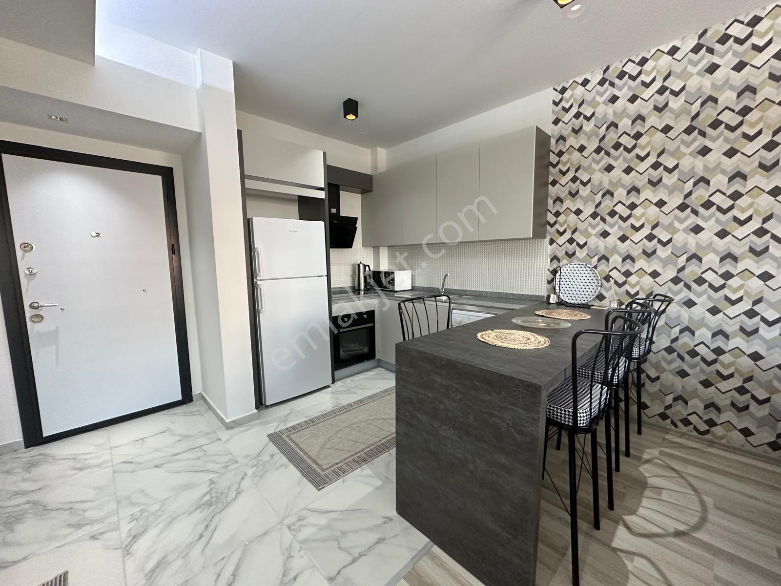 Deniz Manzaralı Site İçerisinde Full Eşyalı Daire - Görsel 5
