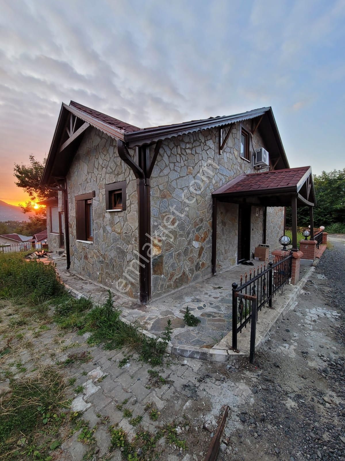 Acil Satılık Villa