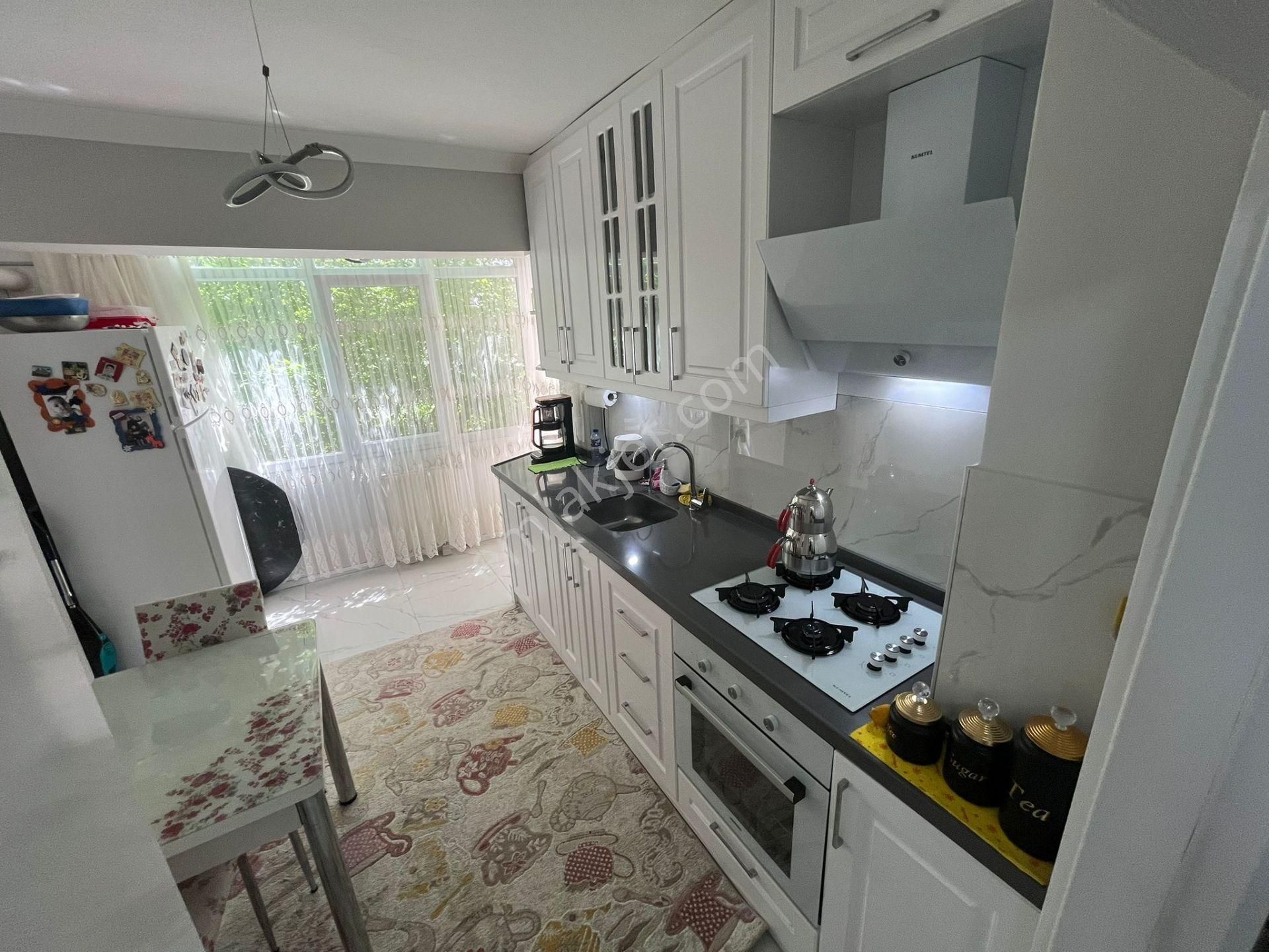 İstasyon Mah. 3+1 Bağımsız Ara Kat Full Yapılı Trene Yakın Daire
