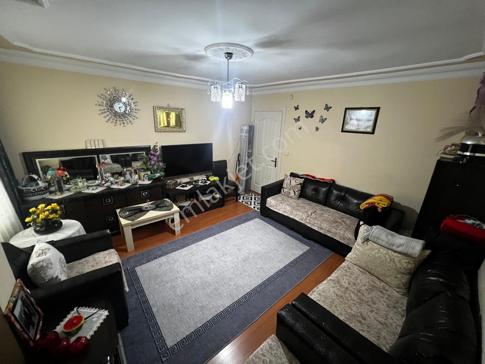 Emin Emlak Rıfat Ilgaz Caddesi Üzerinde Kat İrtifaklı Binada 2+1