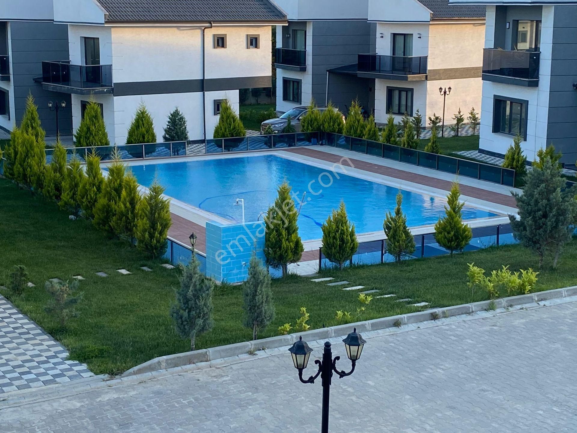 Remax Land'dan Önerler'de 4+1 Site İçinde Ultra Lüks Villa