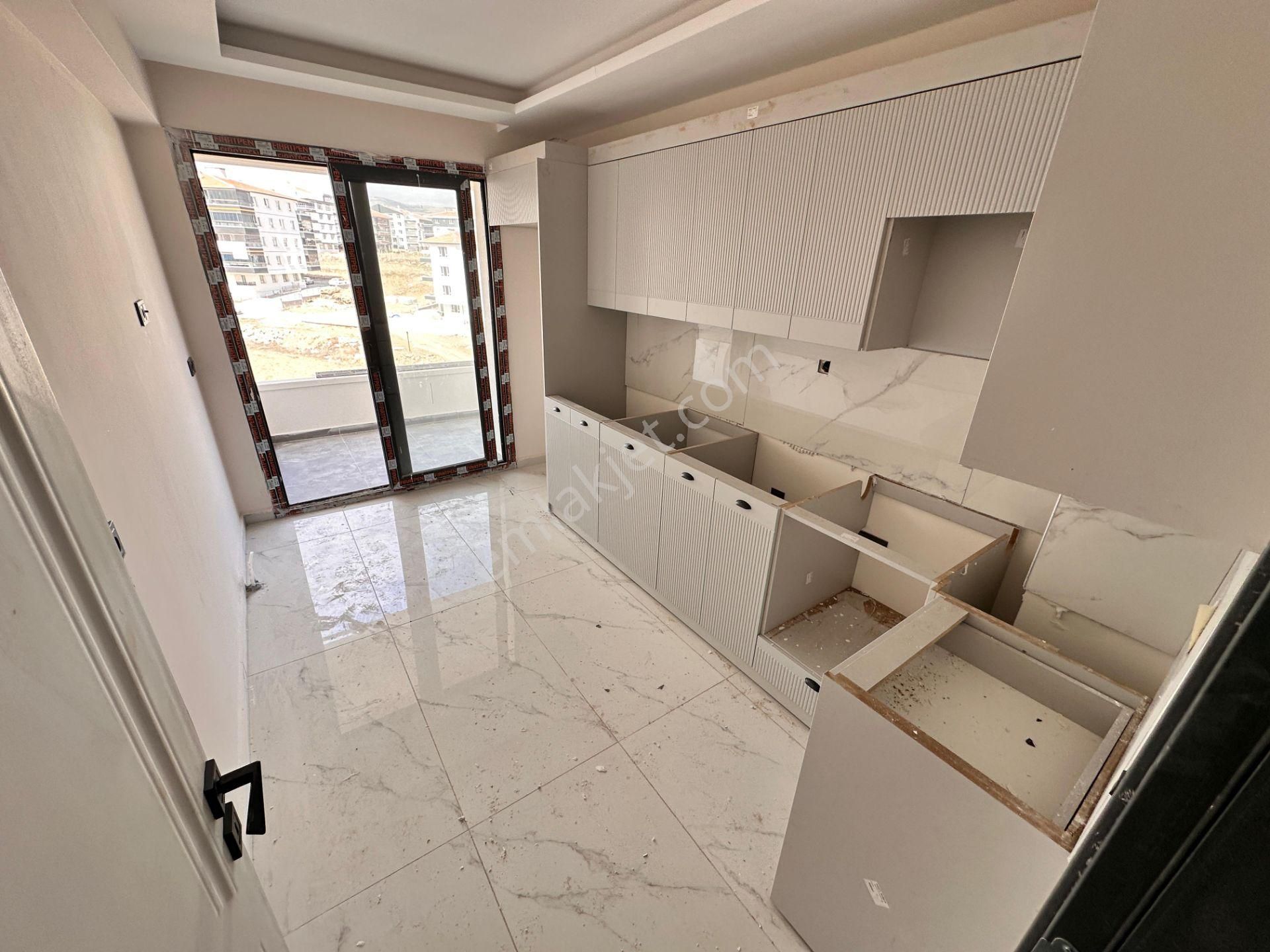 Sincan Yenikent Fevzi Çakmak Mah.2+1 Ebeveyn Banyolu Full Yapılı Satılık Site Dairesi
