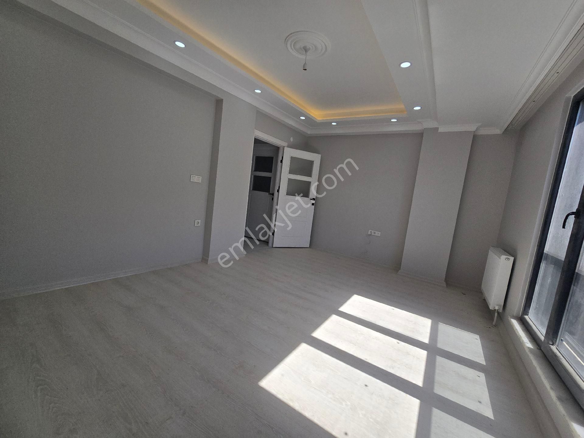 Pusula İnş.tan Cebeci Mah Cadeye Yakın 100m2 3kat Daire