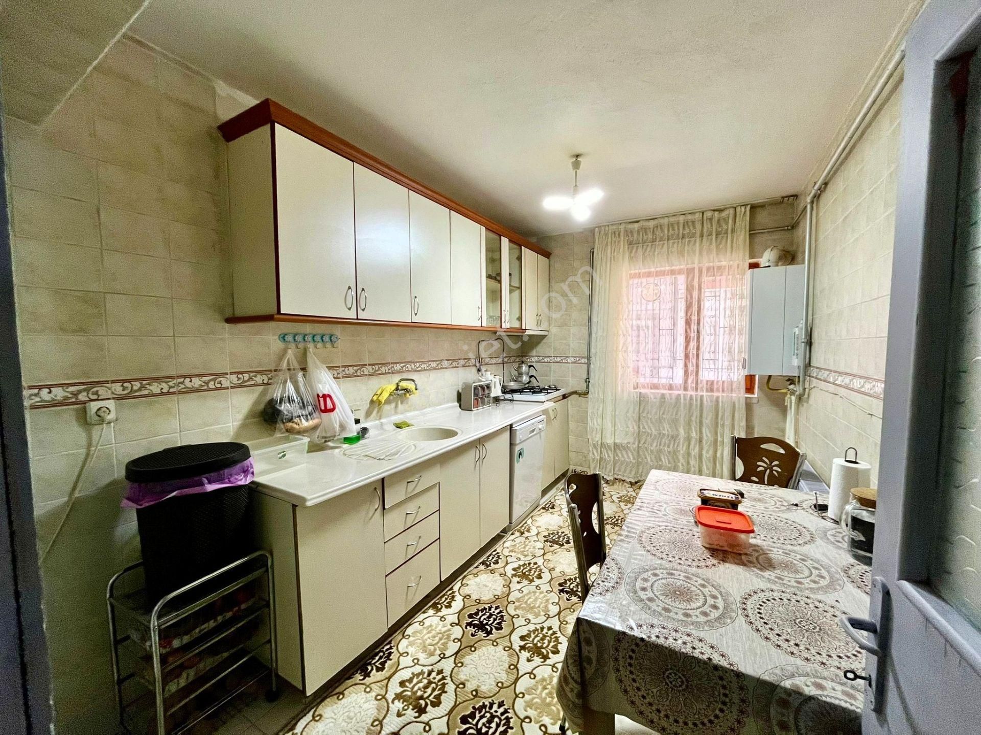 Yılmaz'dan Cadde Üzeri Geniş Masrafsız 2+1 Kilerli Daire