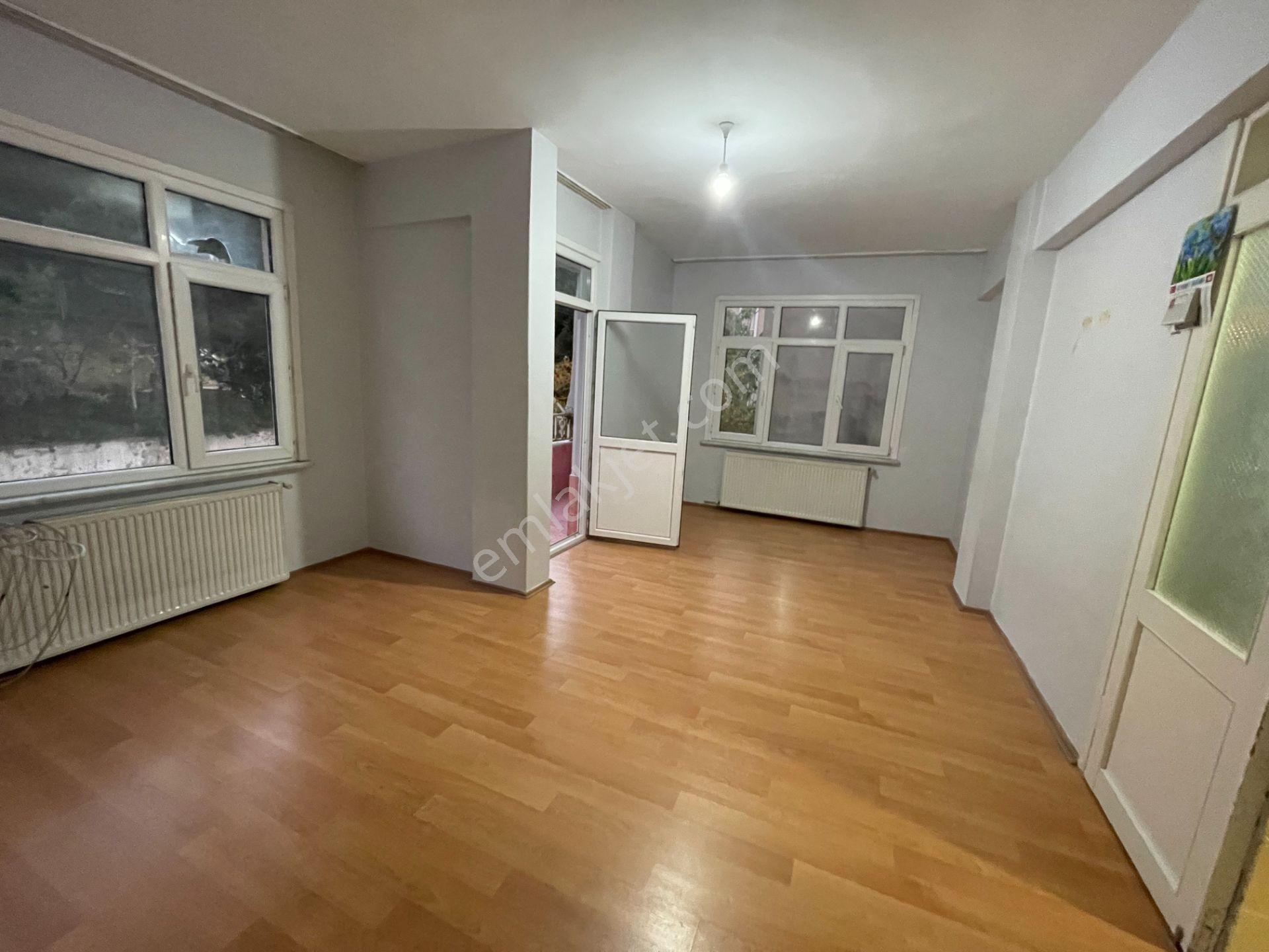 Mertcan Dan Esentepe Mah Metroya Yürüme Arakat 2+1 Balkonlu Kiralık
