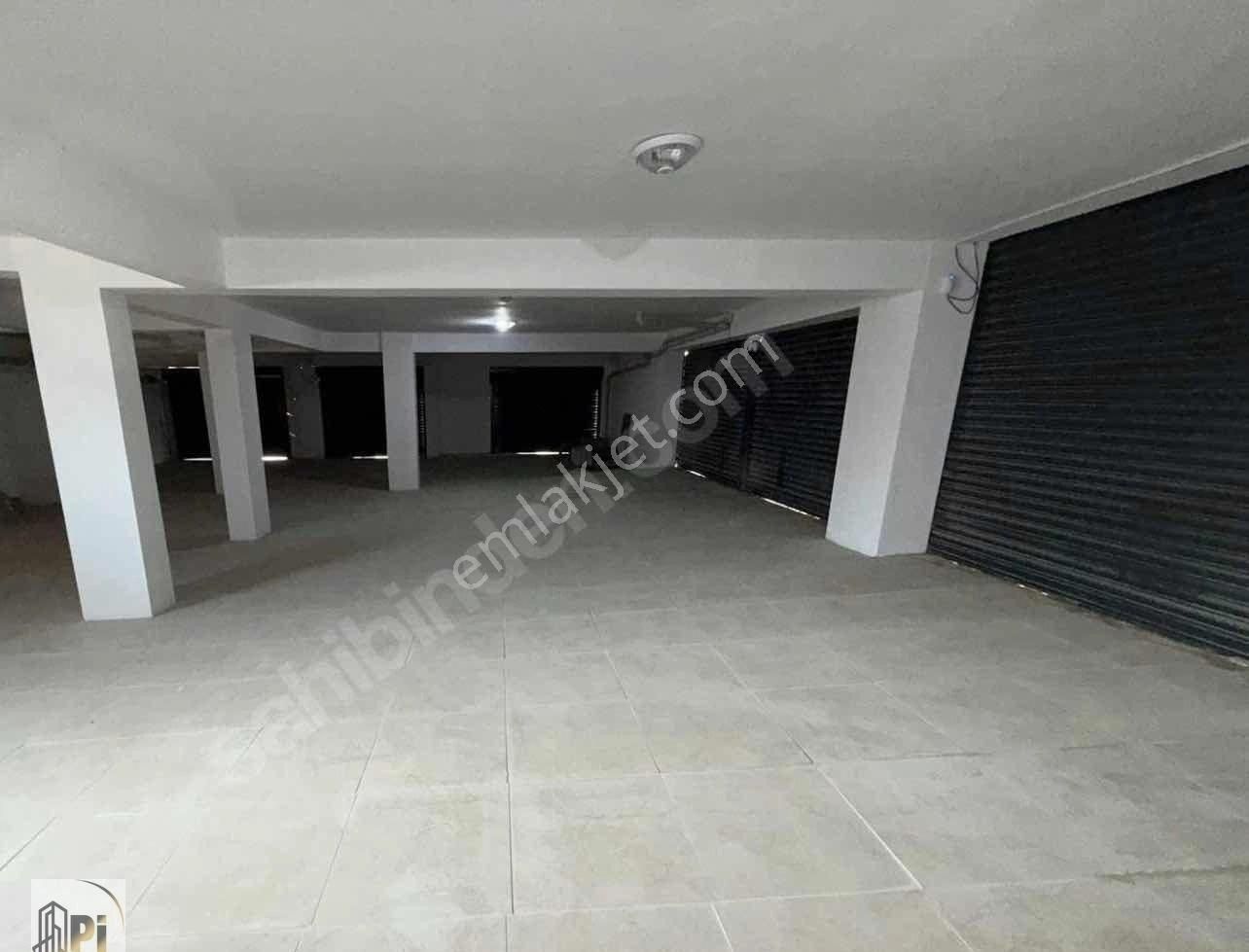 Pi Emlak'tan Çamlıca'da Özel Garajlı 150 M2 Ebeveyn Banyolu 3+1