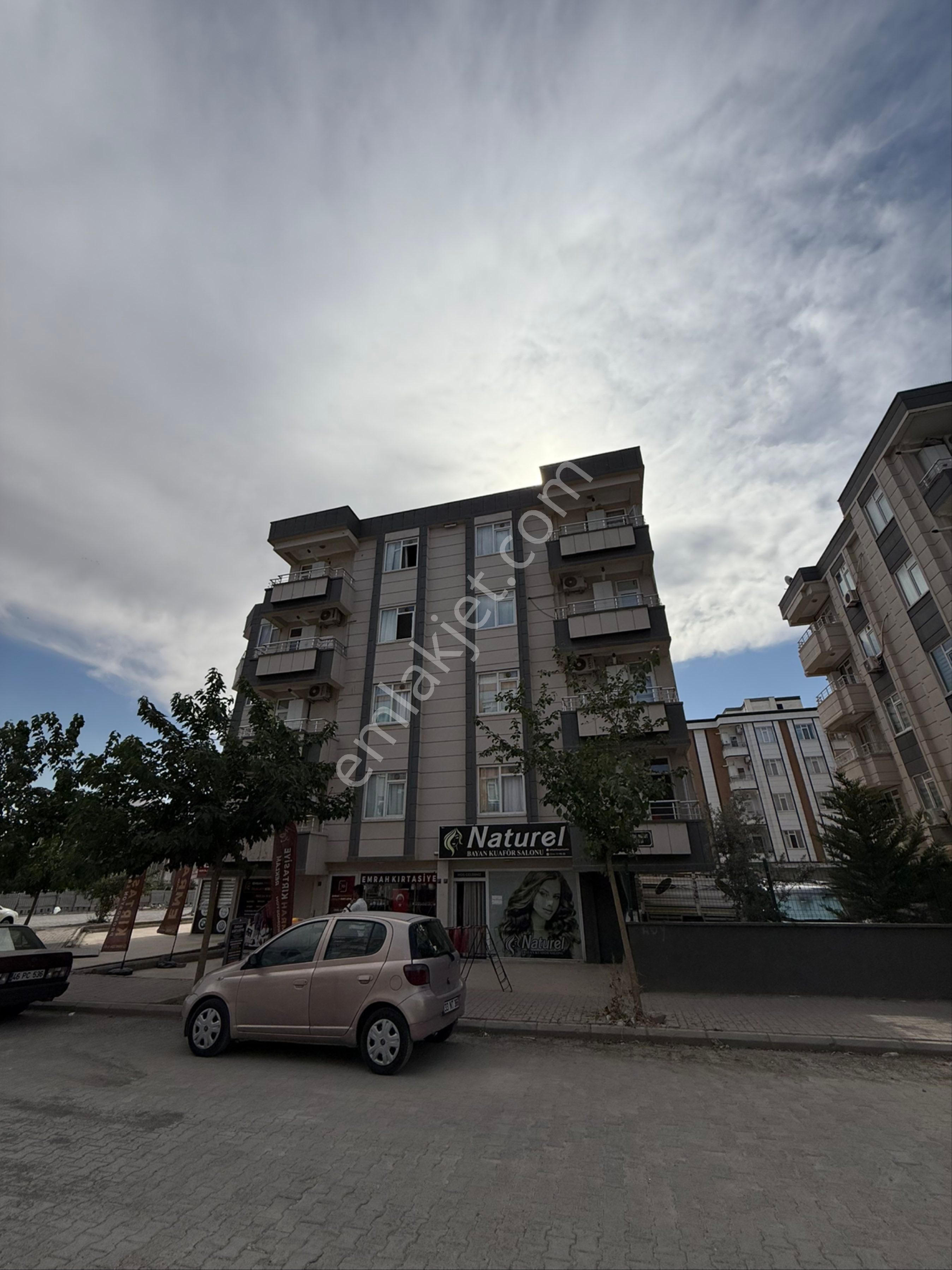 Has Birlik Emlaktan Kiralık 1+1 Eşyasız Daire