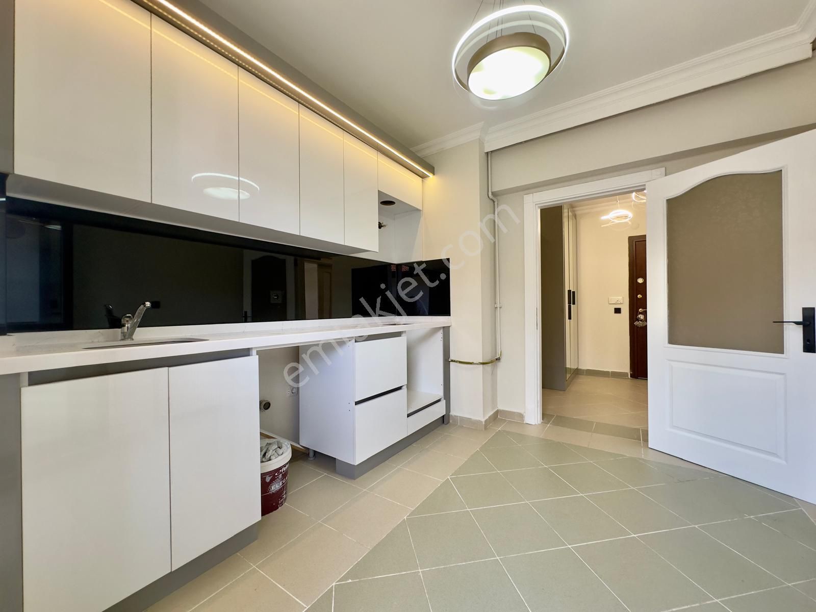 Kalecik Emlak'tan Merkezde 3+1 Üst Kat Ön Cephe 125 M2 Masrafsız Yapılı