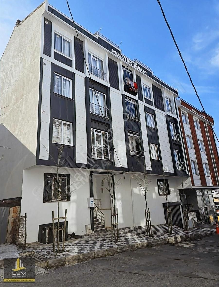Arnavutköy Vadipark Bölgesinde Sıfır 2+1 Ara Kat Daire