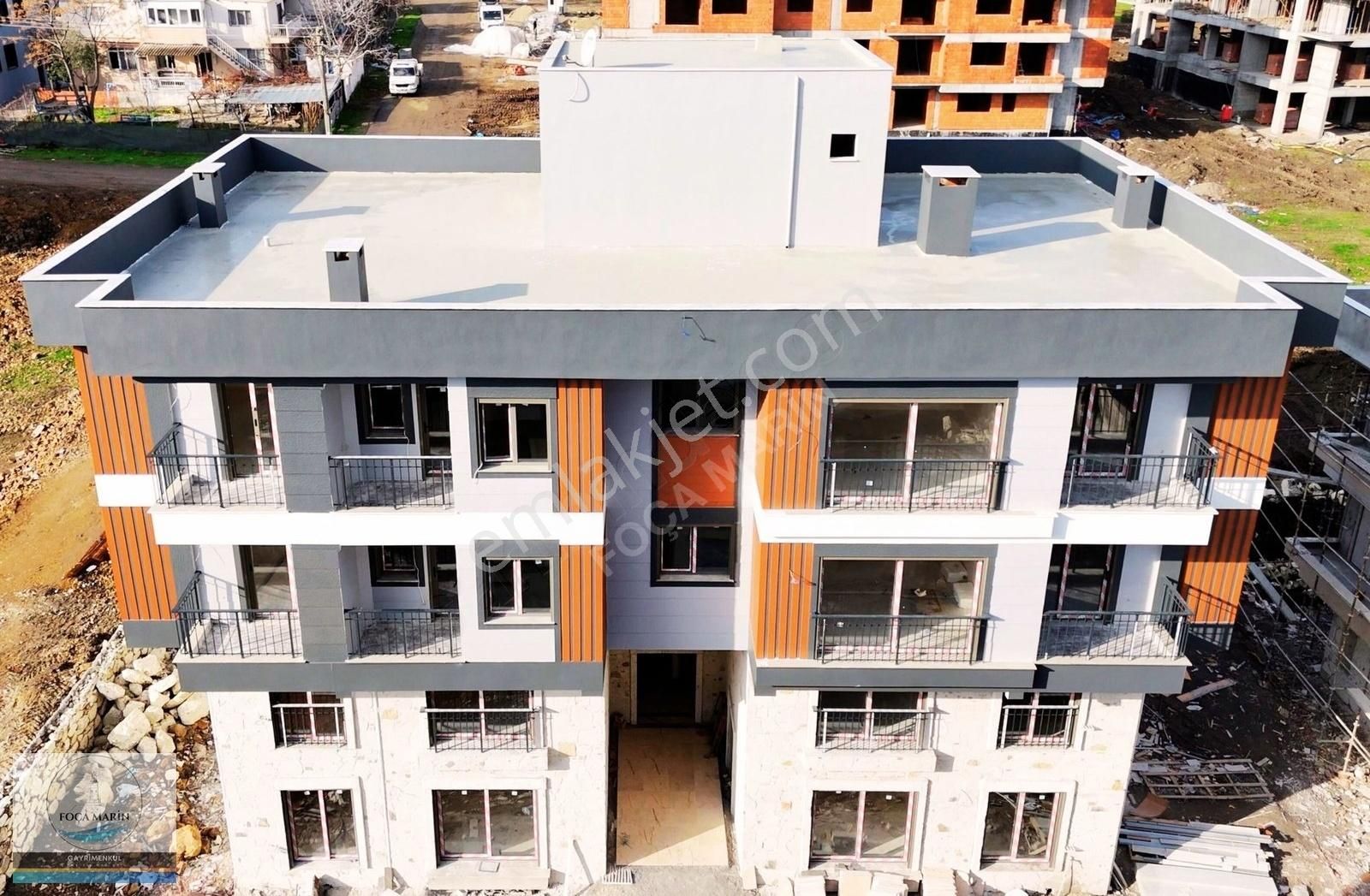 Aliağa' Da Site İçinde Havuzlu 2+1 Satılık Daire