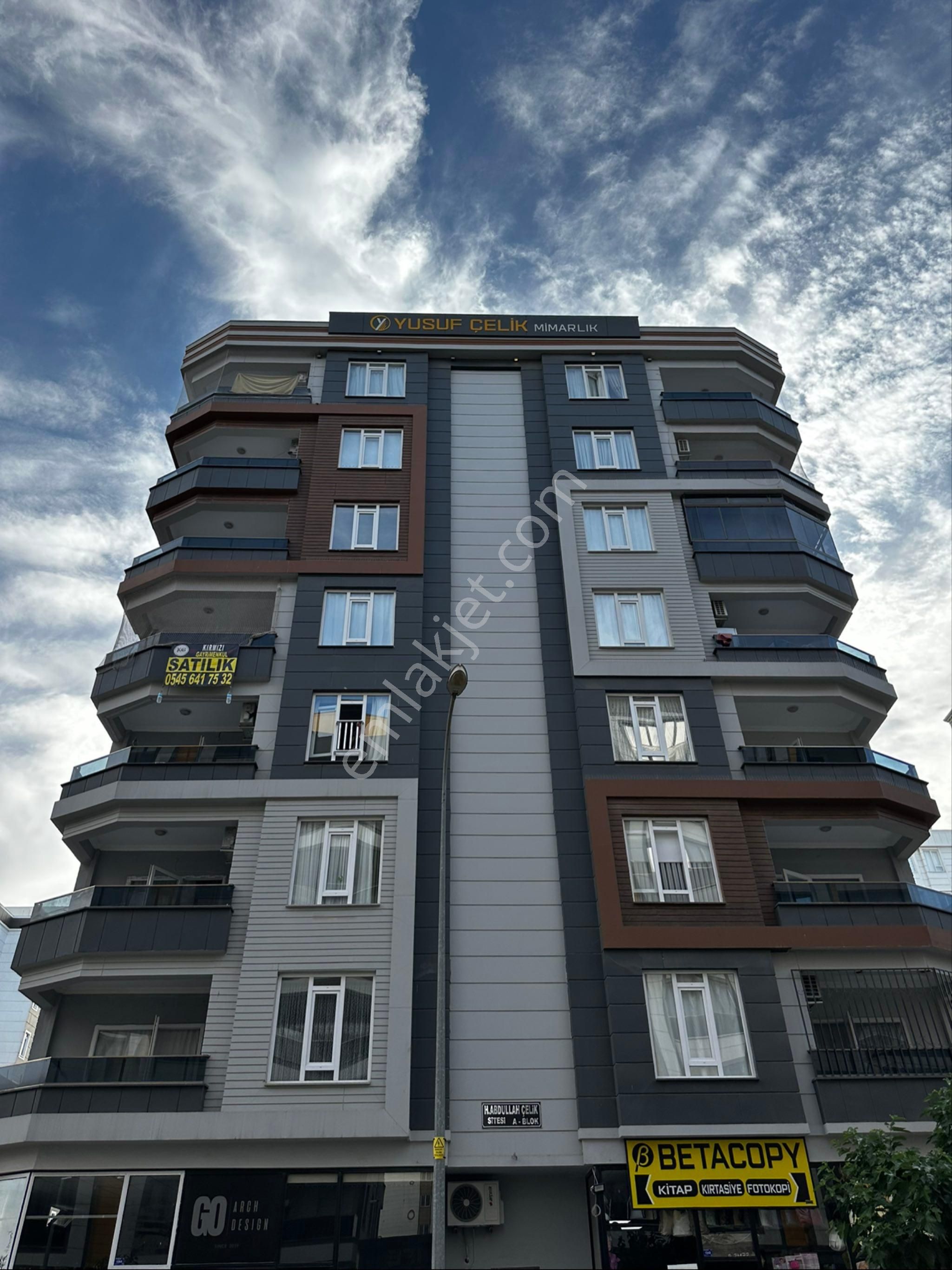 Kırmızı Gayrimenkulden Haliliye Karşıyaka Mahallesinde Satılık 3+1 Temiz Daire
