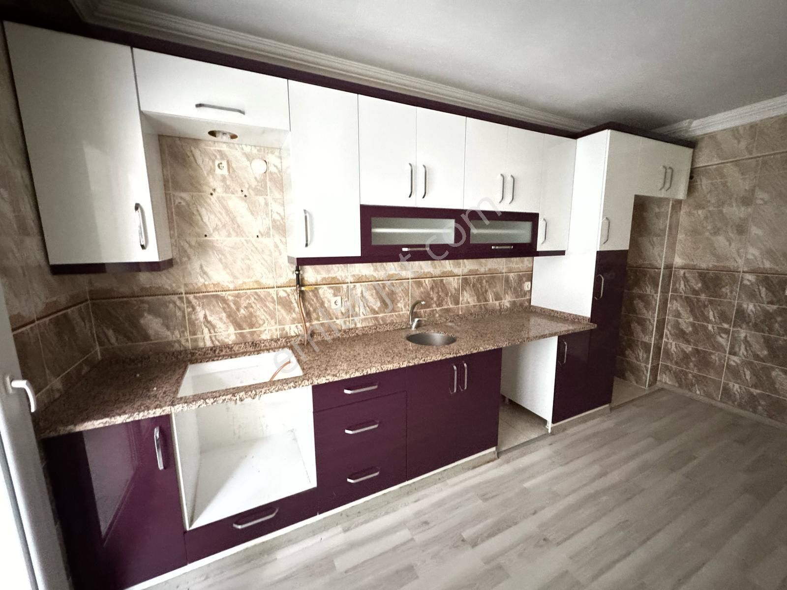 🏡akmescit Mahallesi 🏡 ✅2+1 M2 5 Katlının Zemin Katı ❇️kapalı Mutfak