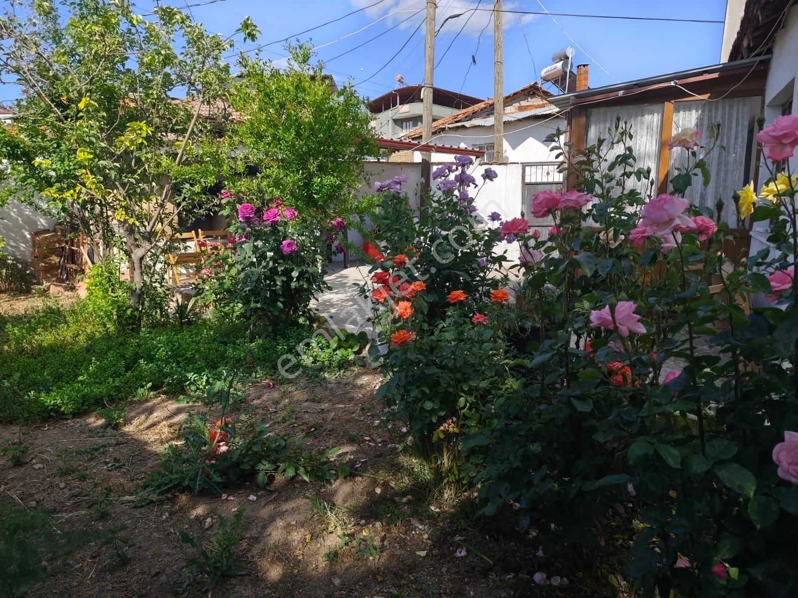 Edremit Yaylaönü Mah.'de Satılık Müstakil Ev