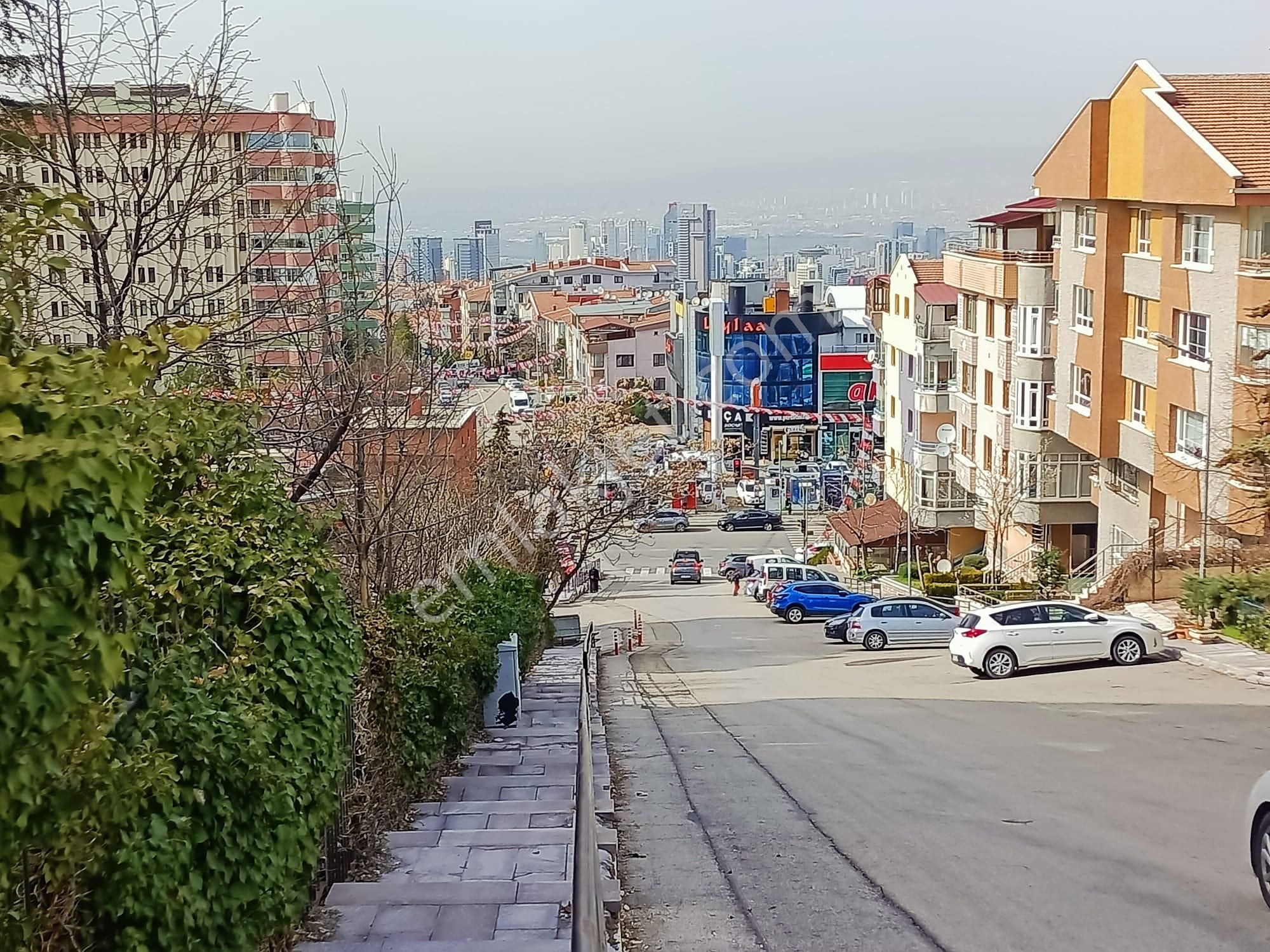Asyapıdan 2+1 70m2 Aileye-bekara Balkonlu Kombili