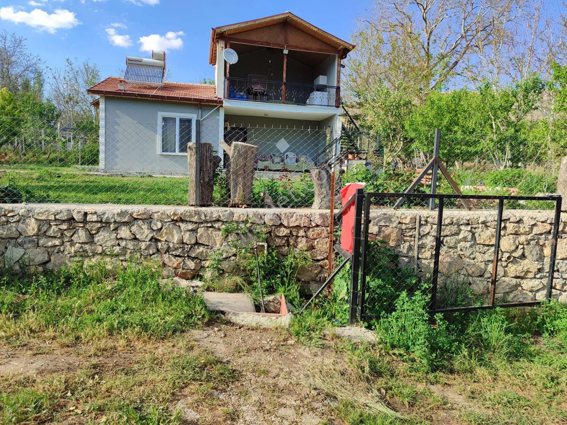 Halkapınar Bahçelievlerde 2.948 M² Bahçeli Ev