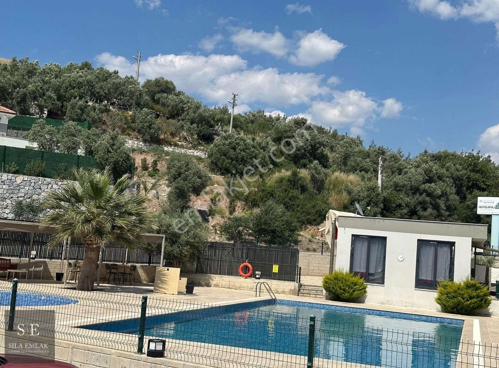 Güllük'te Modern Deniz Manzaralı Bahçeli Satılık Lüks Dubleks!
