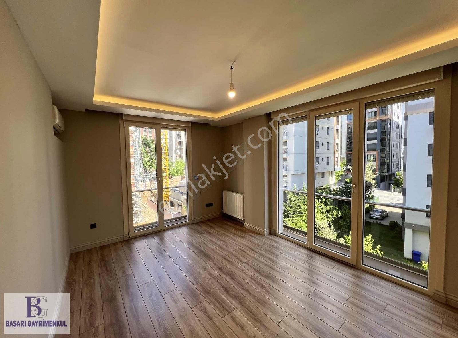 Başarı'dan Suadiye Bağdat Caddesine 2 Dk 95 M2 2+1