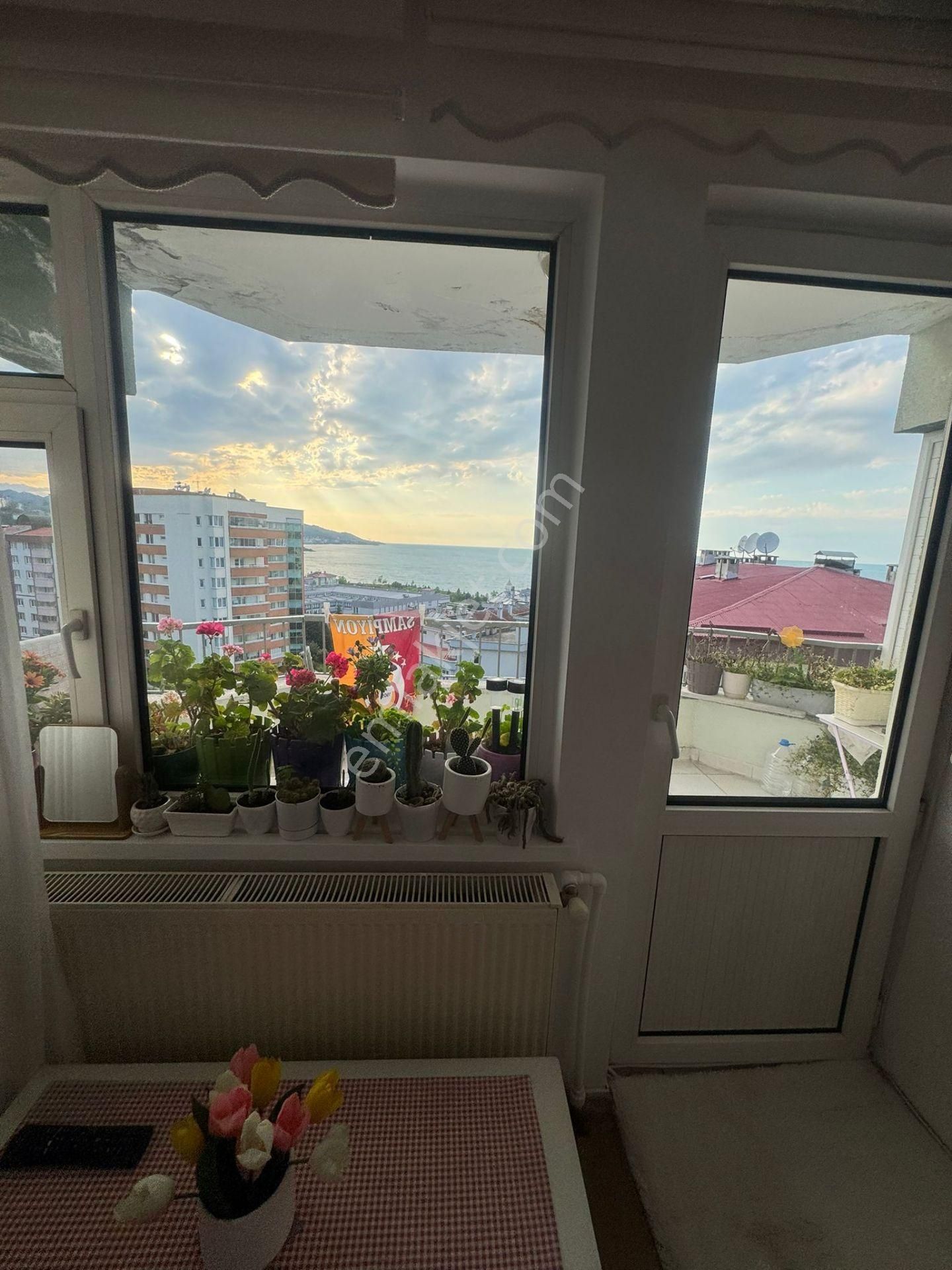 İnanç Emlaktan Çıtlakkalede Müftülük Arkasında 3+1 Satılık Daire