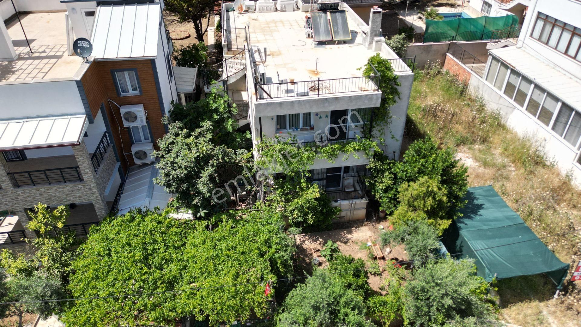 Didim Yeni Mahallede 2 Adet 2+1 Daireli Komple Satılık Bina