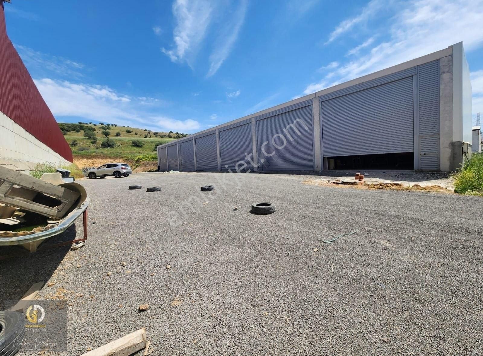 Aliağa Sanayi De Tüv Türk Yanı Kiralık 300 M2 Dükkan